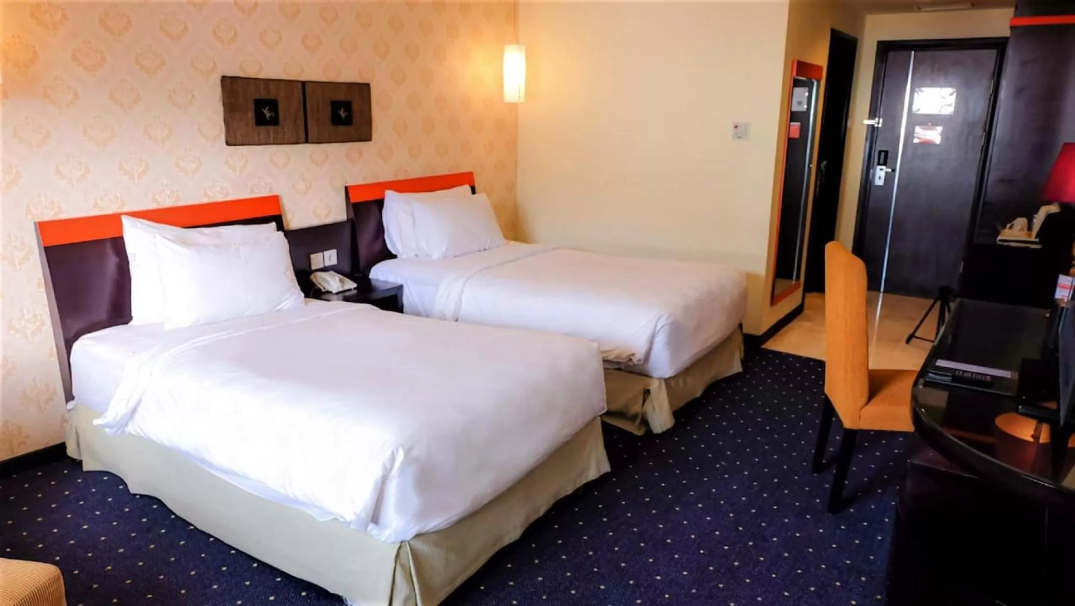 Deluxe Twin Room in Swiss-Belhotel Silae Palu