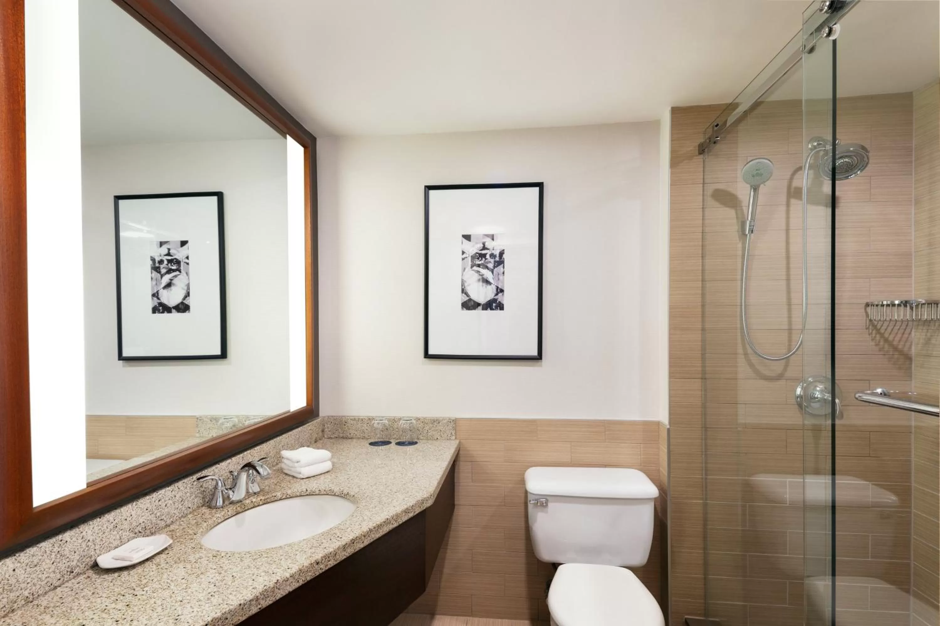 King Room with City View in Sheraton Vancouver Airport Hotel