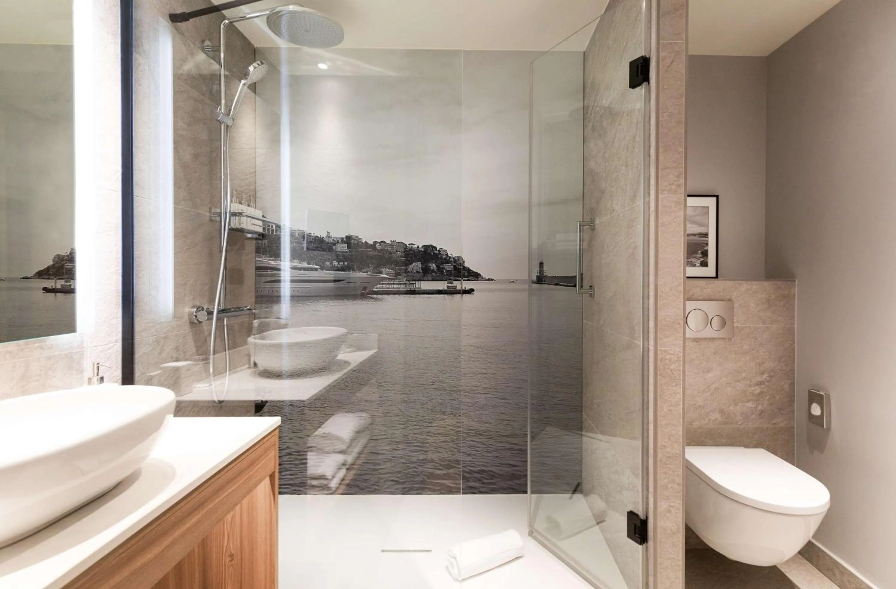 Standard Room in Radisson Hotel Nice Airport