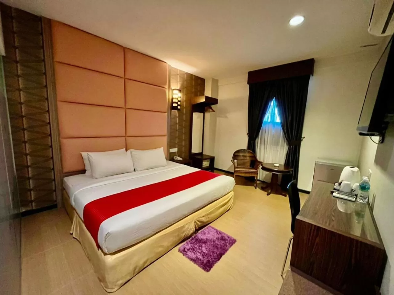 King Room with Spa Bath in Eight Days Boutique Hotel - Impian Emas
