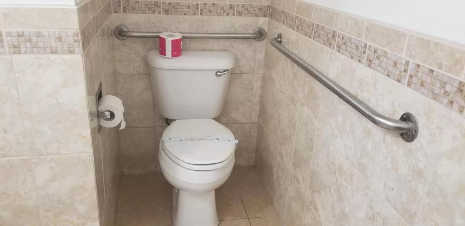 Single Room - Disability Access in Royal Inn Motel Long Beach