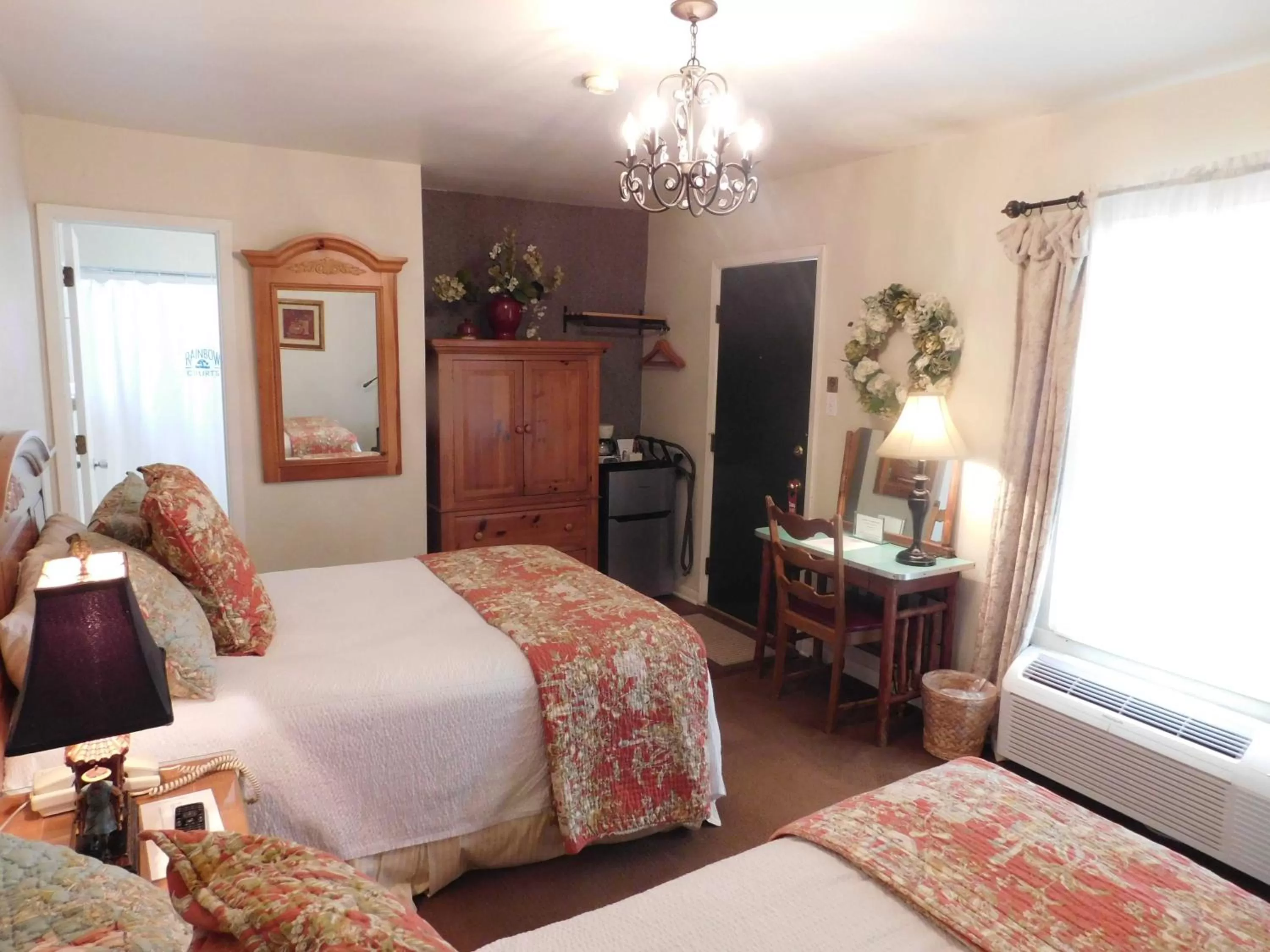 Double Room with Two Double Beds in Rainbow Courts