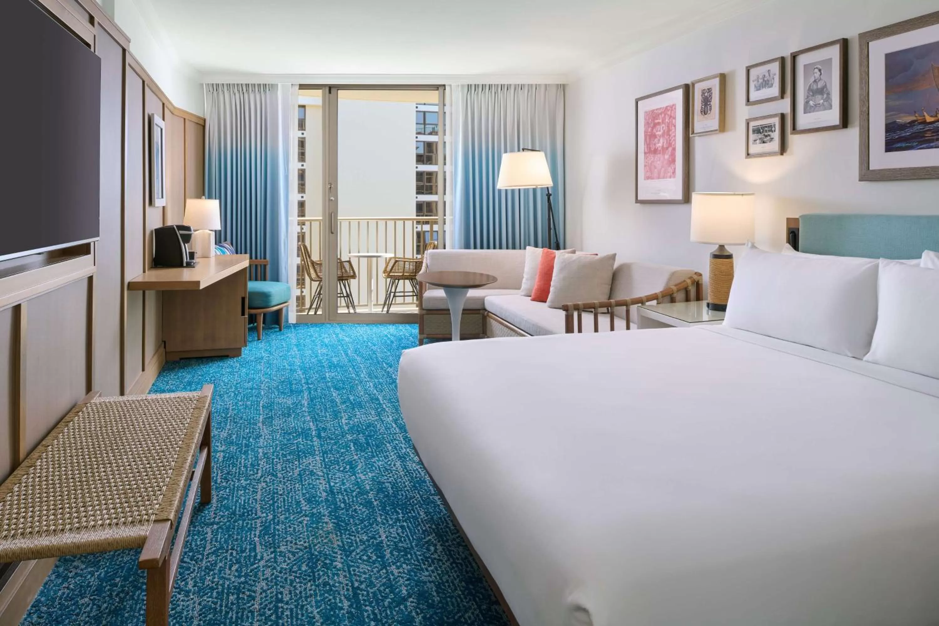 Resort View 1 King Bed in OUTRIGGER Reef Waikiki Beach Resort