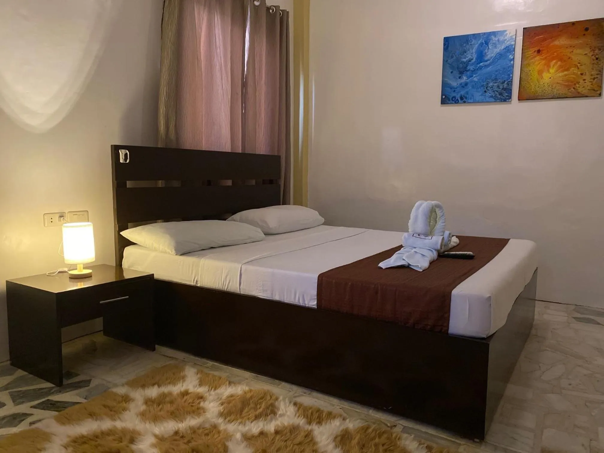 Deluxe Queen Studio  in Papa Freds Beach Resort