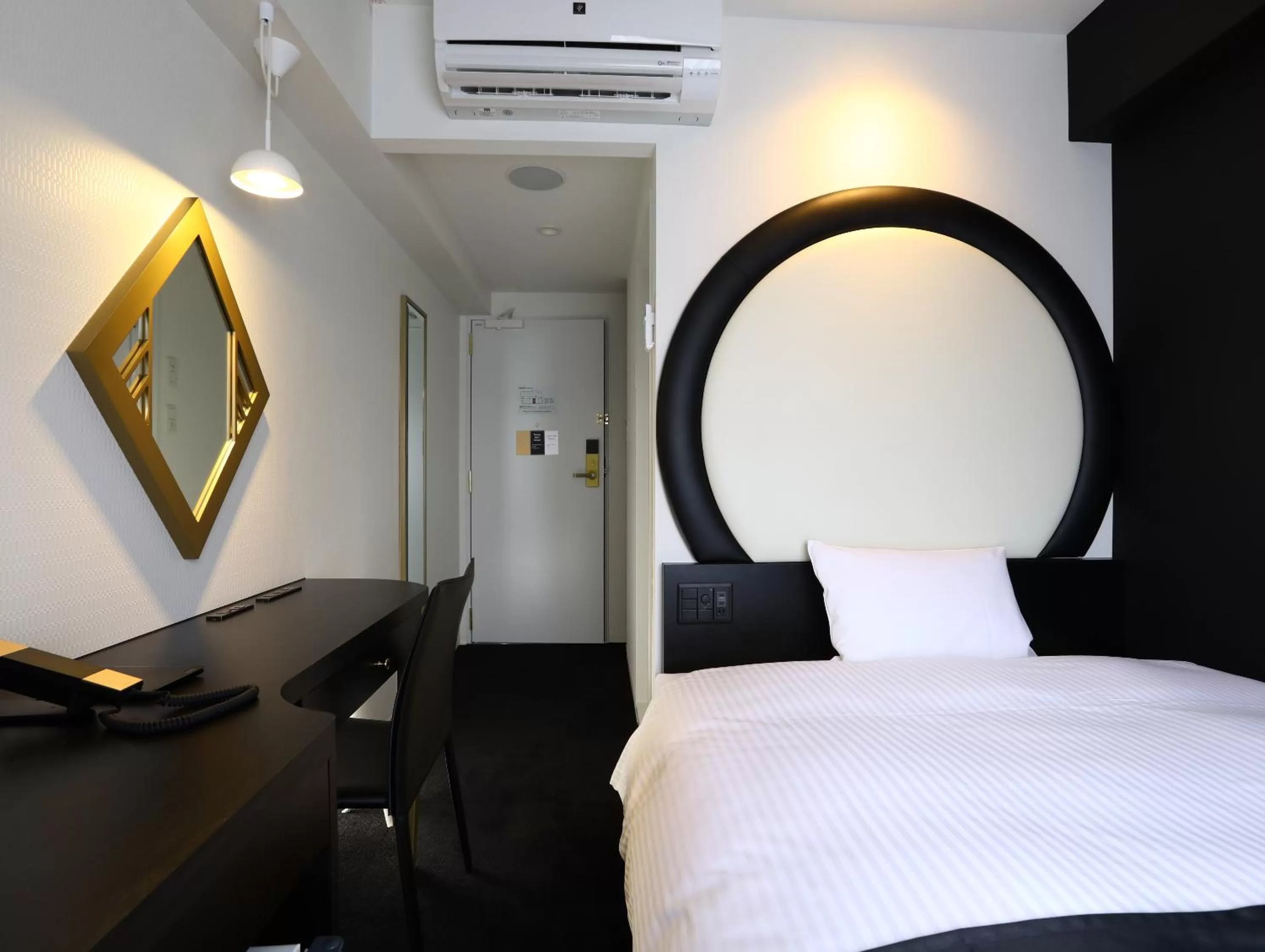Small Double Room - single occupancy - Non-Smoking in Hotel Wing International Select Osaka Umeda