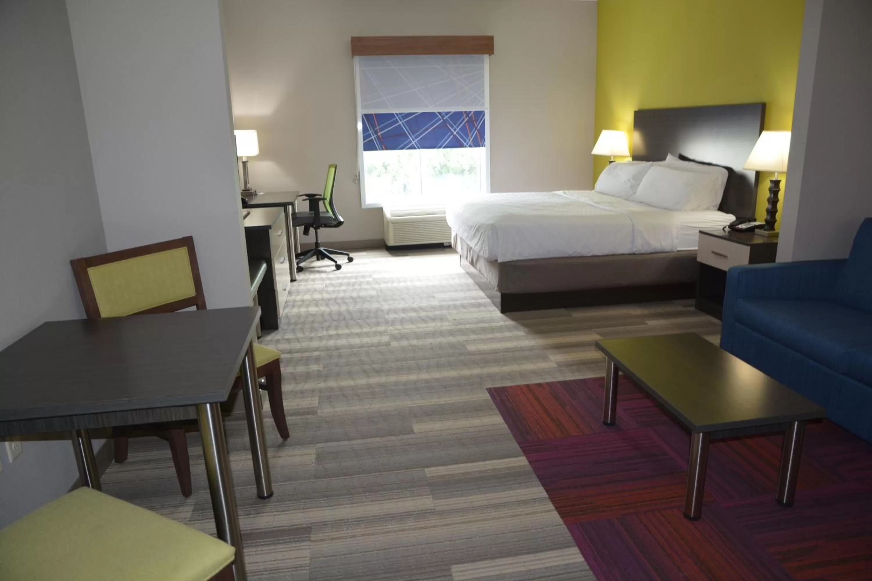King Suite with Sofa Bed in Holiday Inn Express & Suites Caryville by IHG
