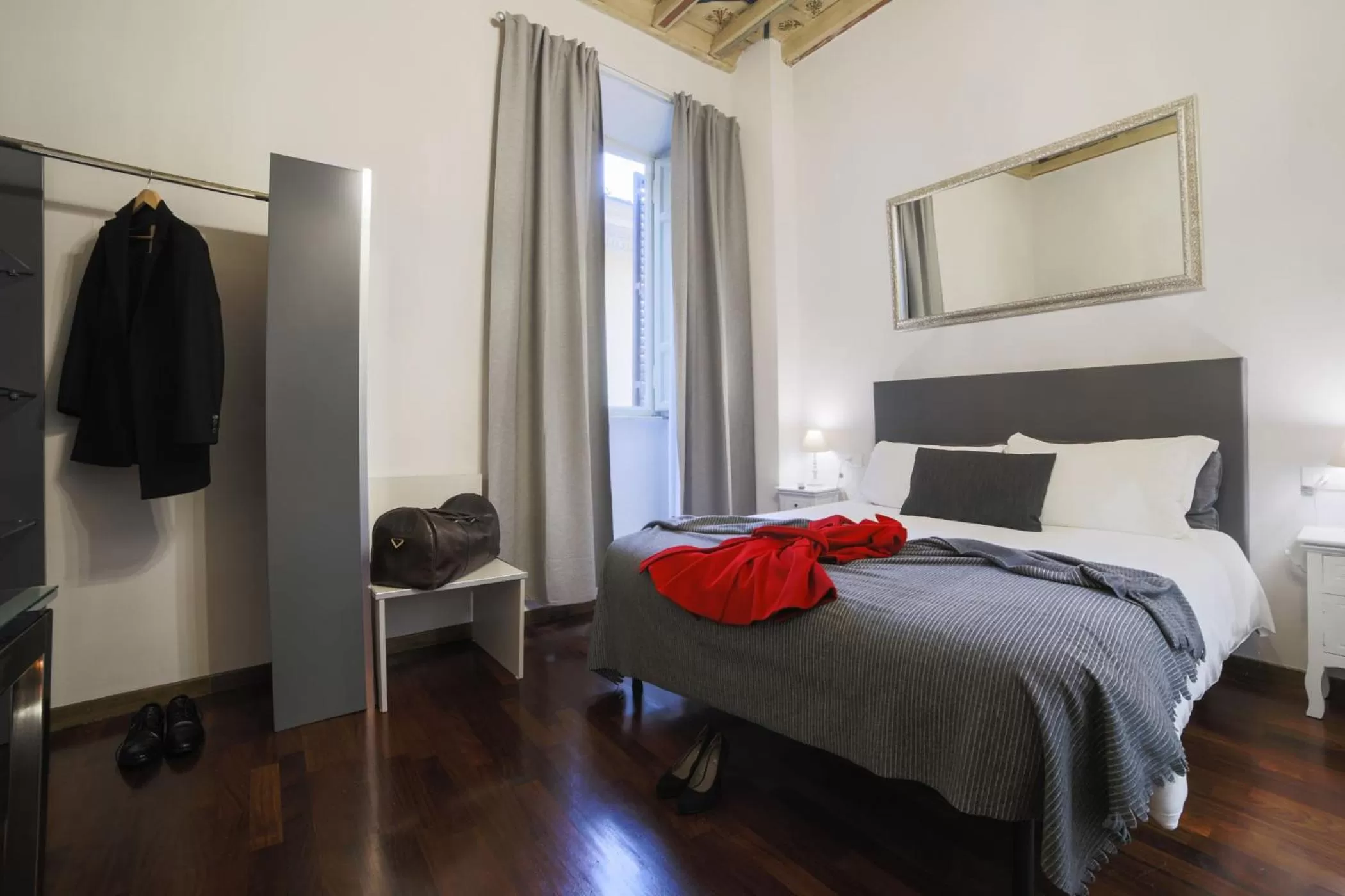 Large Double Room in La Maison Dell'Orologio