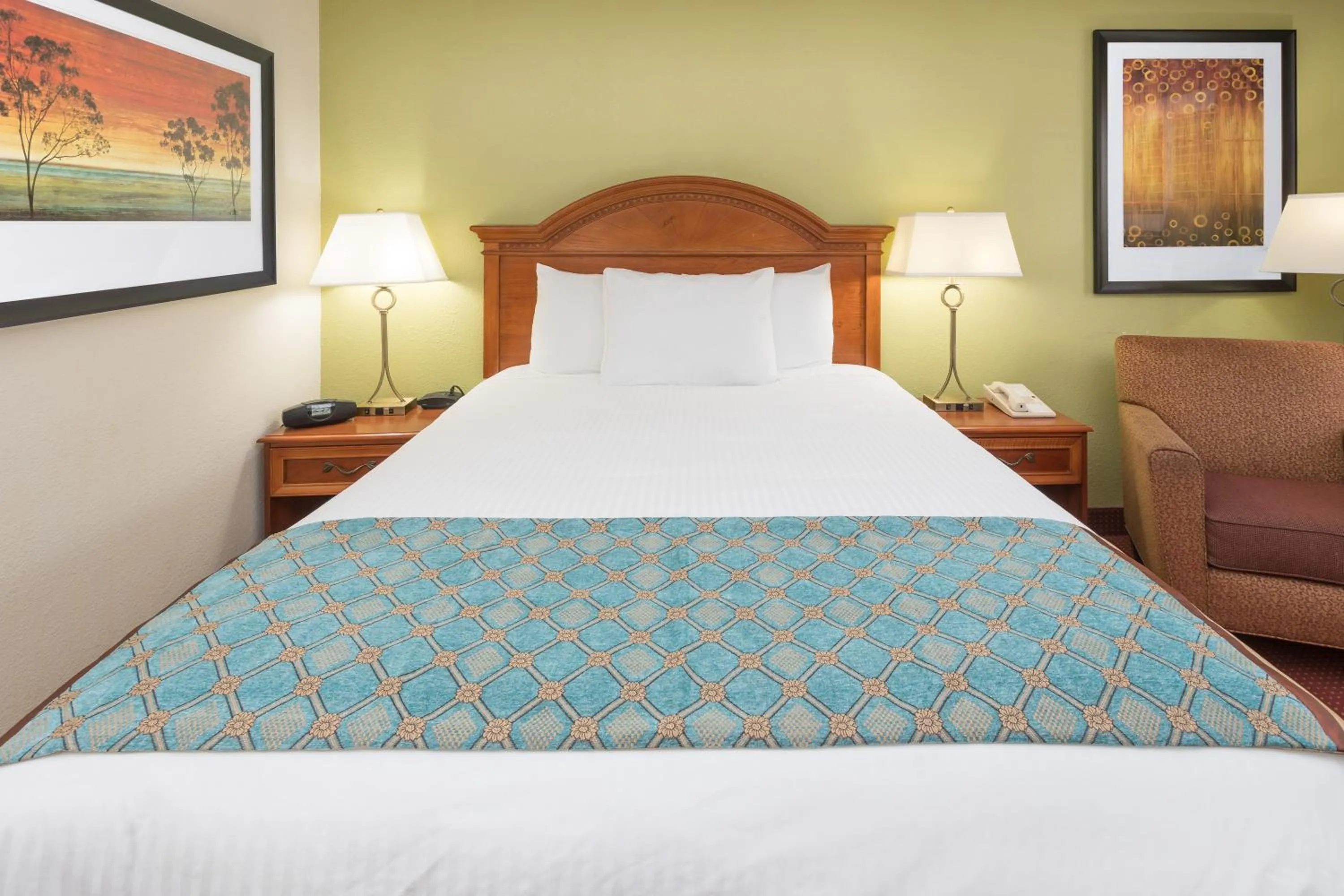 Queen Room - Non-Smoking in Baymont by Wyndham Orangeburg North