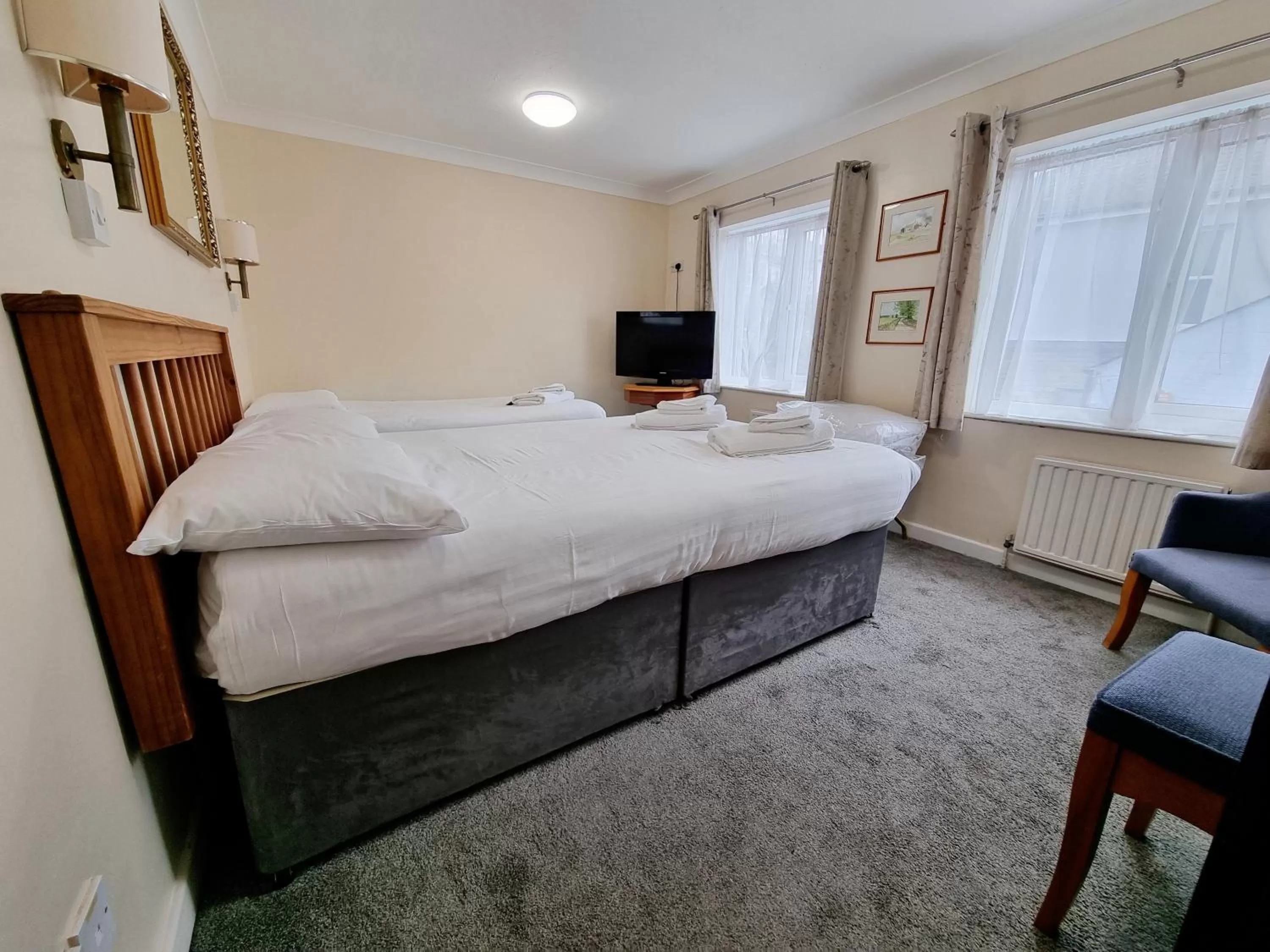 Triple Room with Private External Bathroom - single occupancy in The Sportsmans Inn Limited
