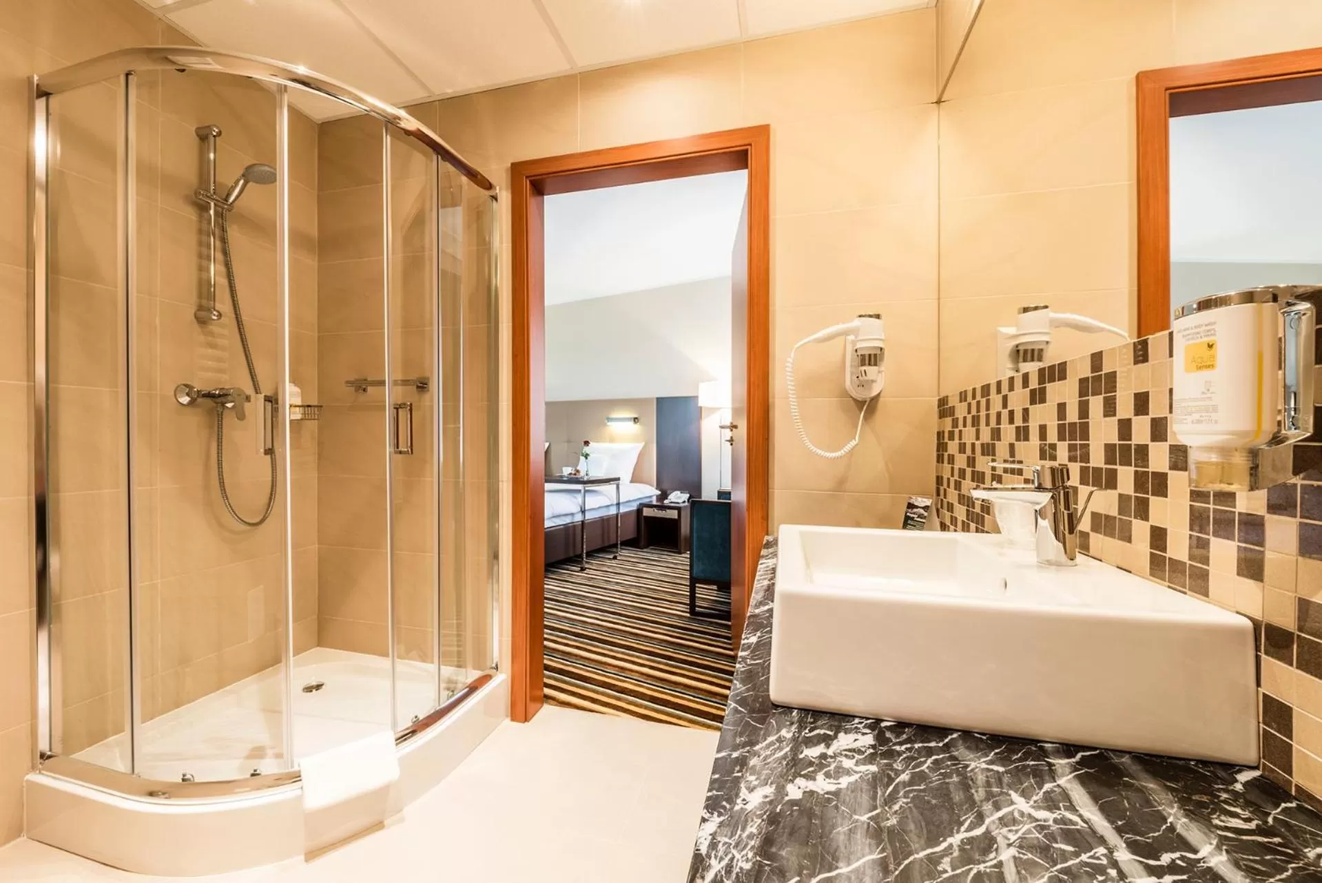 Apartment in Hotel Victor Pruszków DeSilva