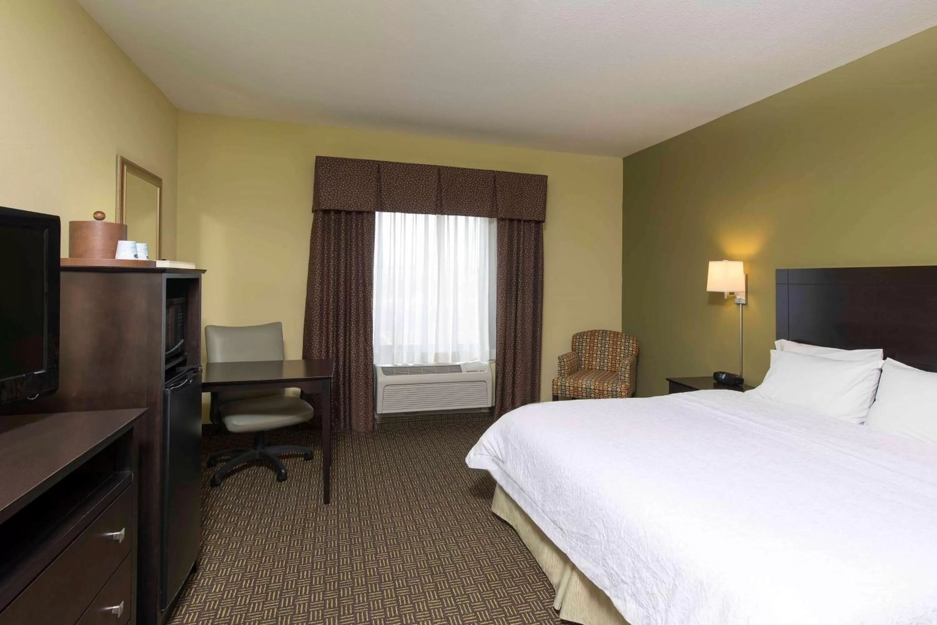 King Room with King Bed - Non-Smoking in Hampton Inn & Suites Danville