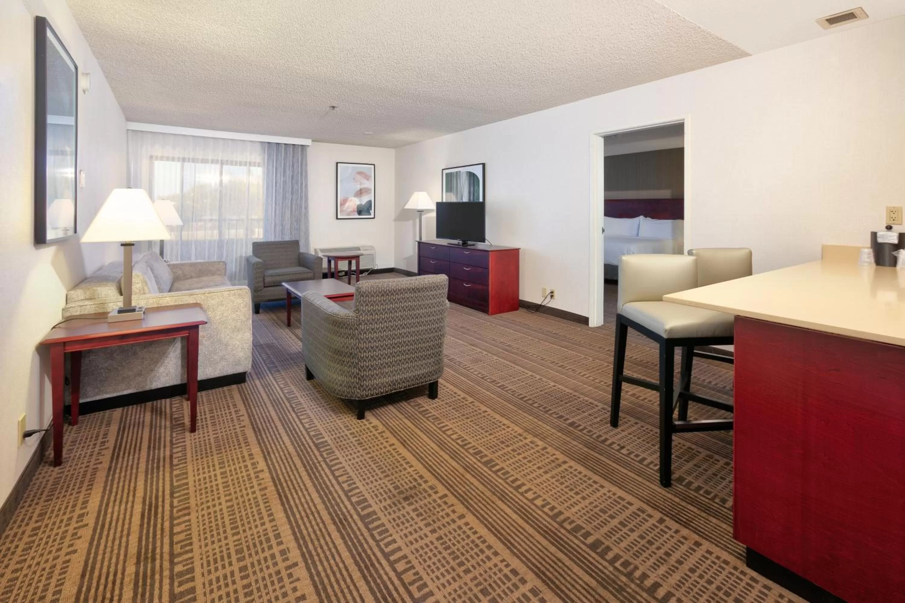 One-Bedroom King Suite in Holiday Inn & Suites Santa Maria by IHG