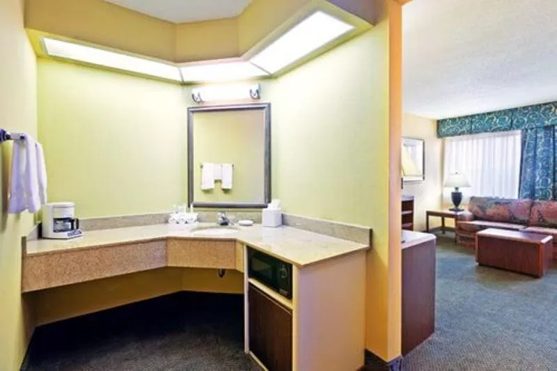 Double Room with Bath Tub - Disability Access/Non-Smoking  in Holiday Inn Express Hotel Fort Campbell-Oak Grove by IHG
