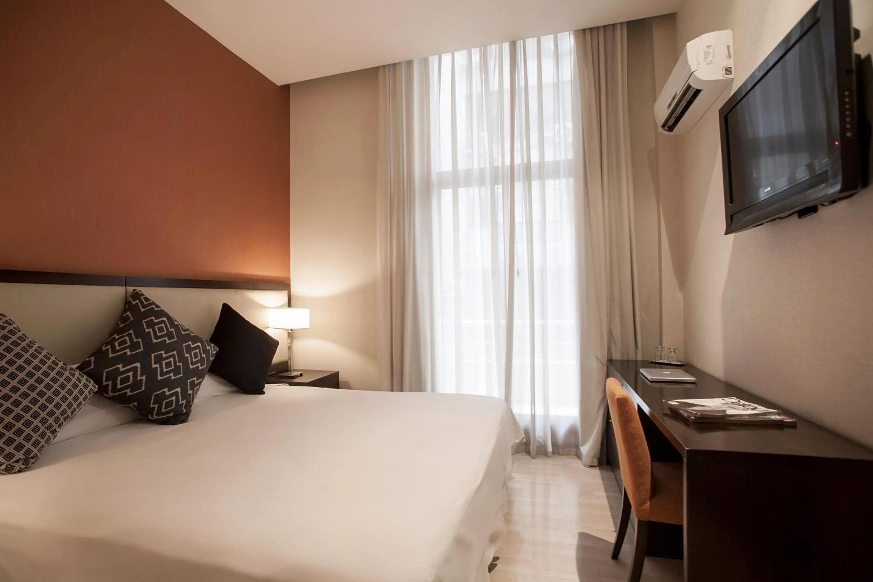 Triple Room in HR Luxor Hotel Buenos Aires