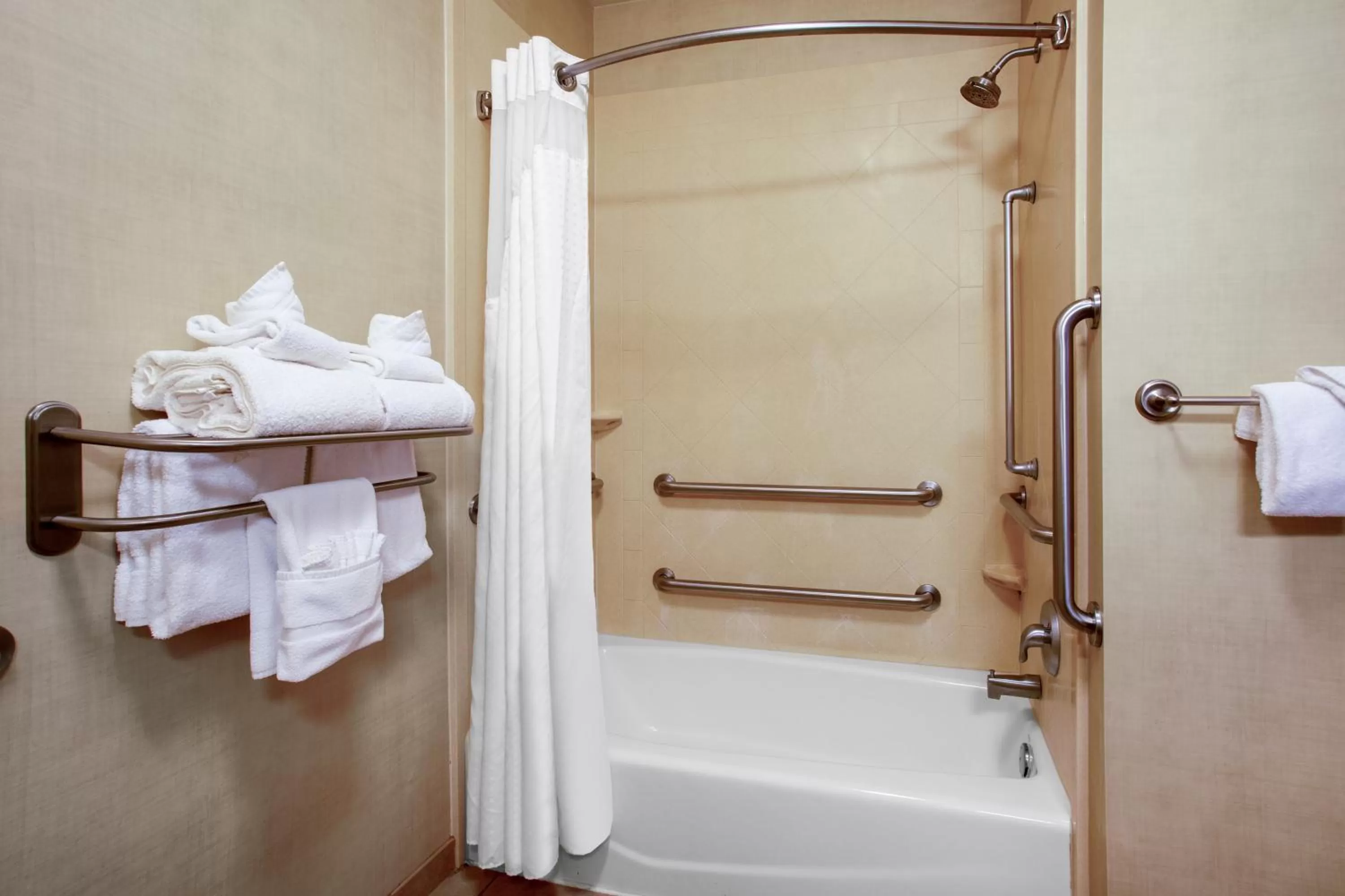 King Room - Disability Access in Holiday Inn Laramie by IHG