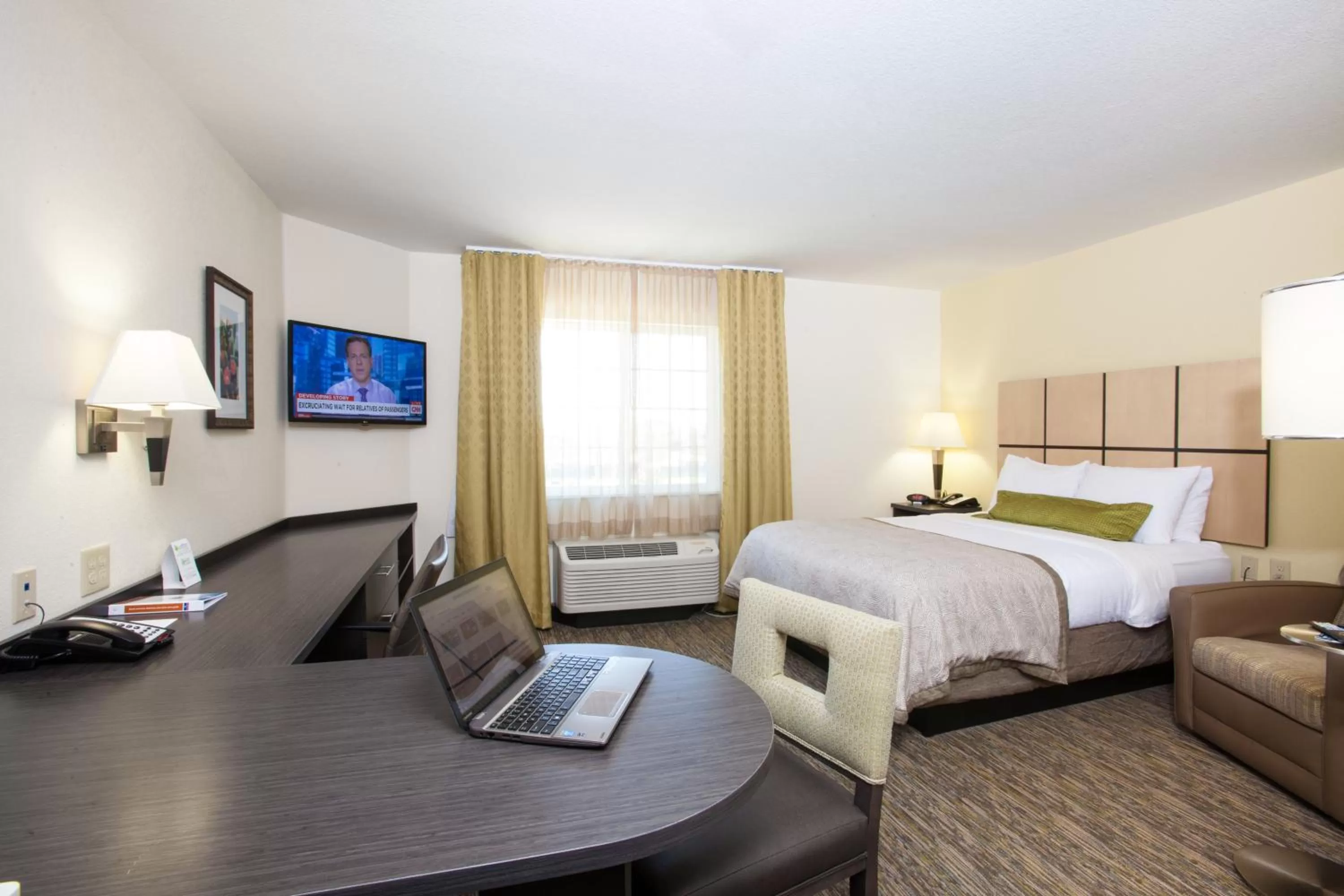 King Studio Suite with Mobility Accessible Roll-In Shower/Non-Smoking in Candlewood Suites New Braunfels by IHG