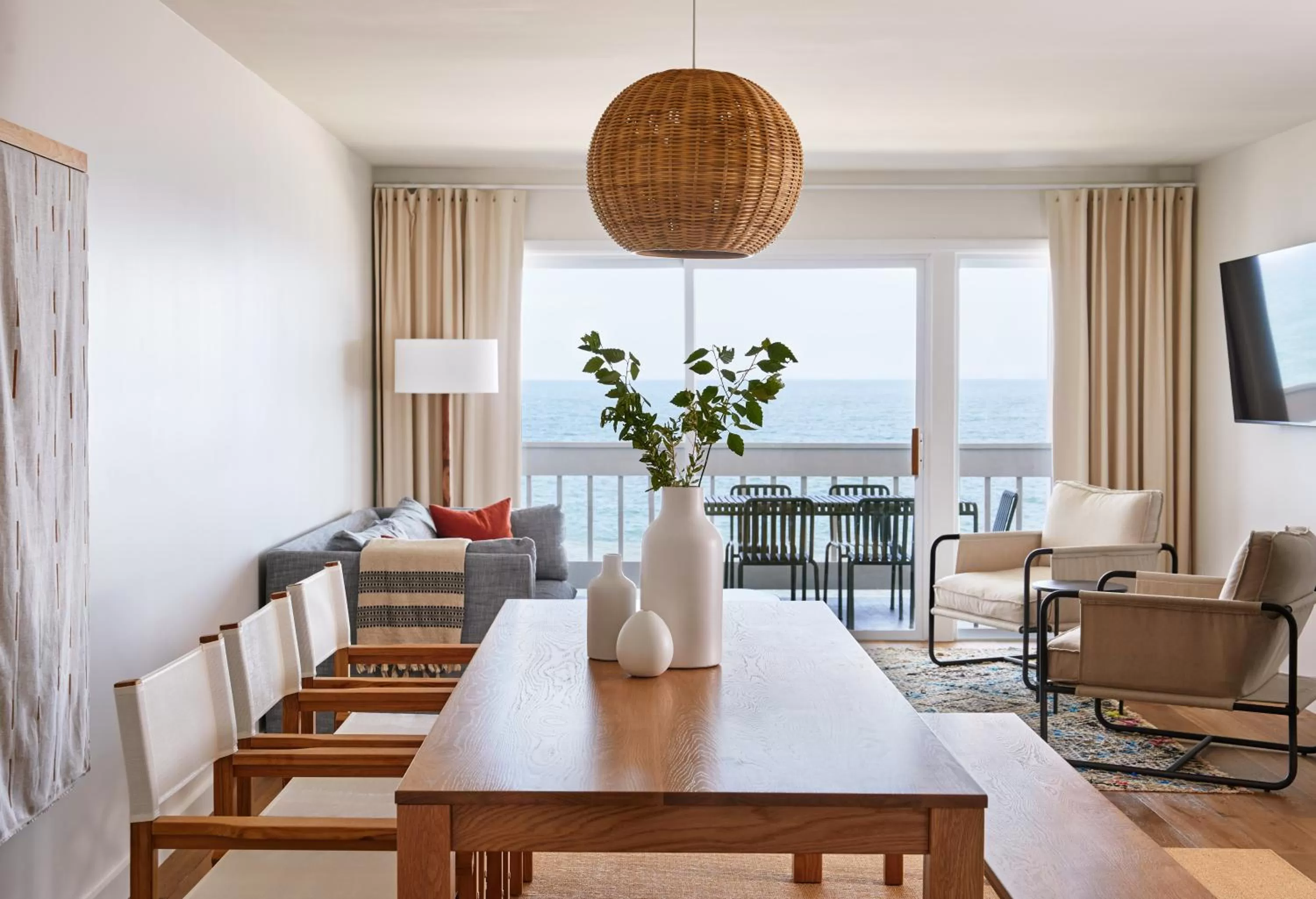 One Bedroom Luxury Suite with King Bed in Sound View Greenport