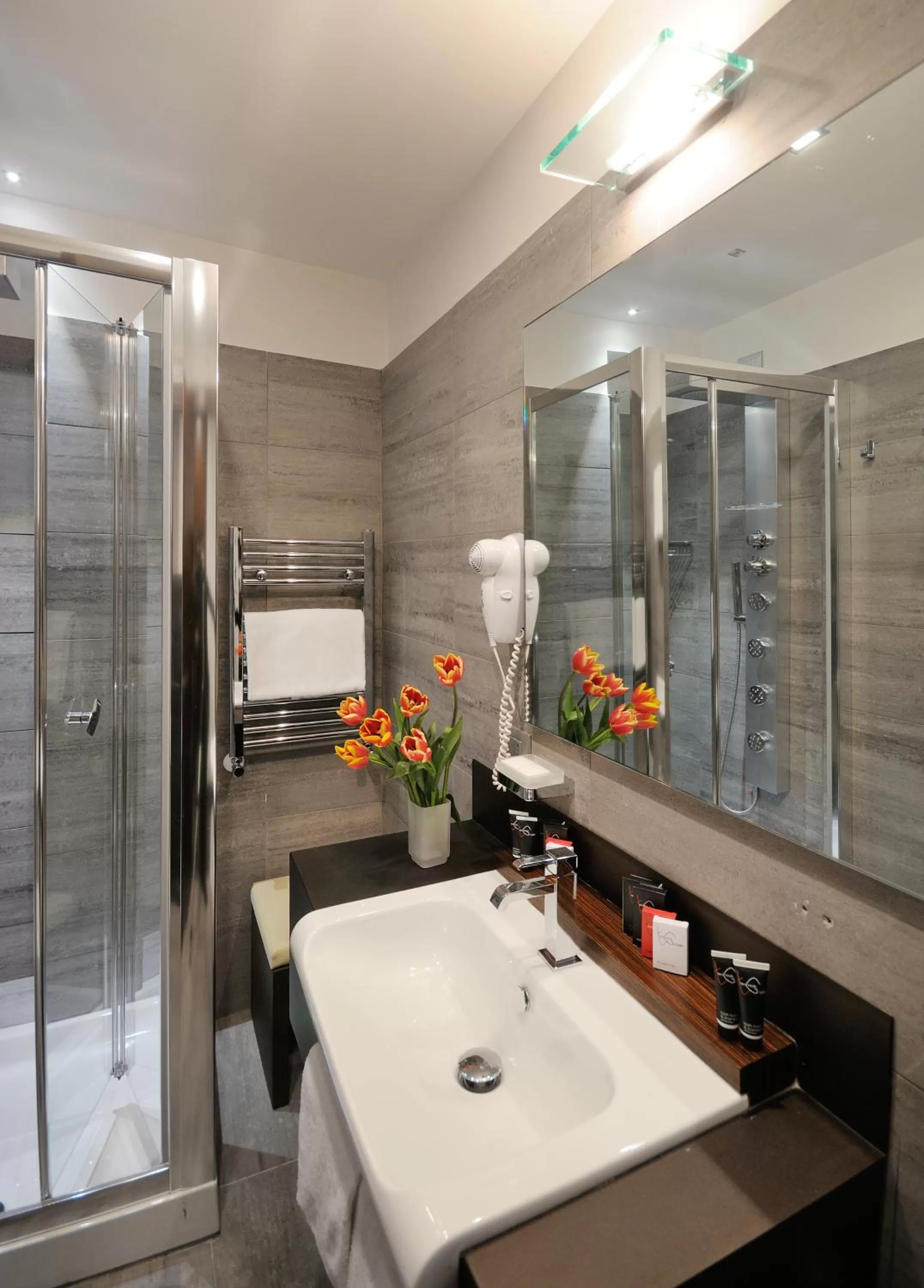 Quadruple Room in Trevi Collection Hotel - Gruppo Trevi Hotels