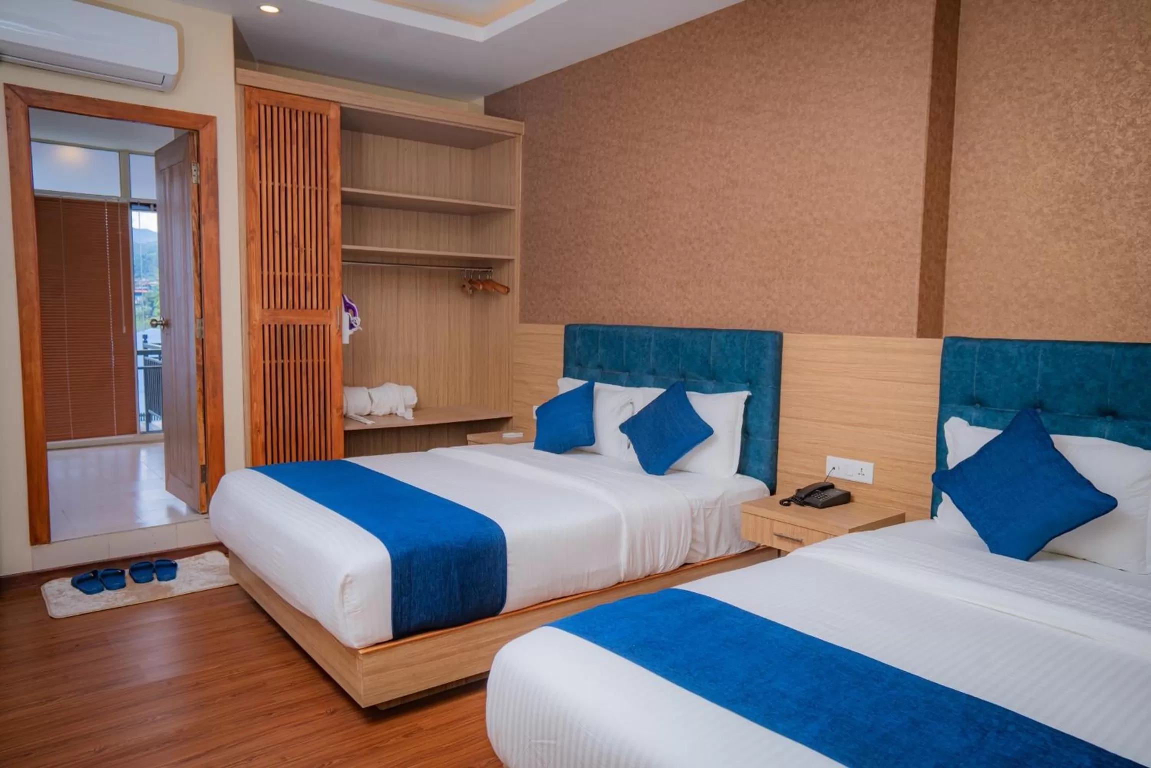 Suite in Majestic Lake Front Hotel & Suites