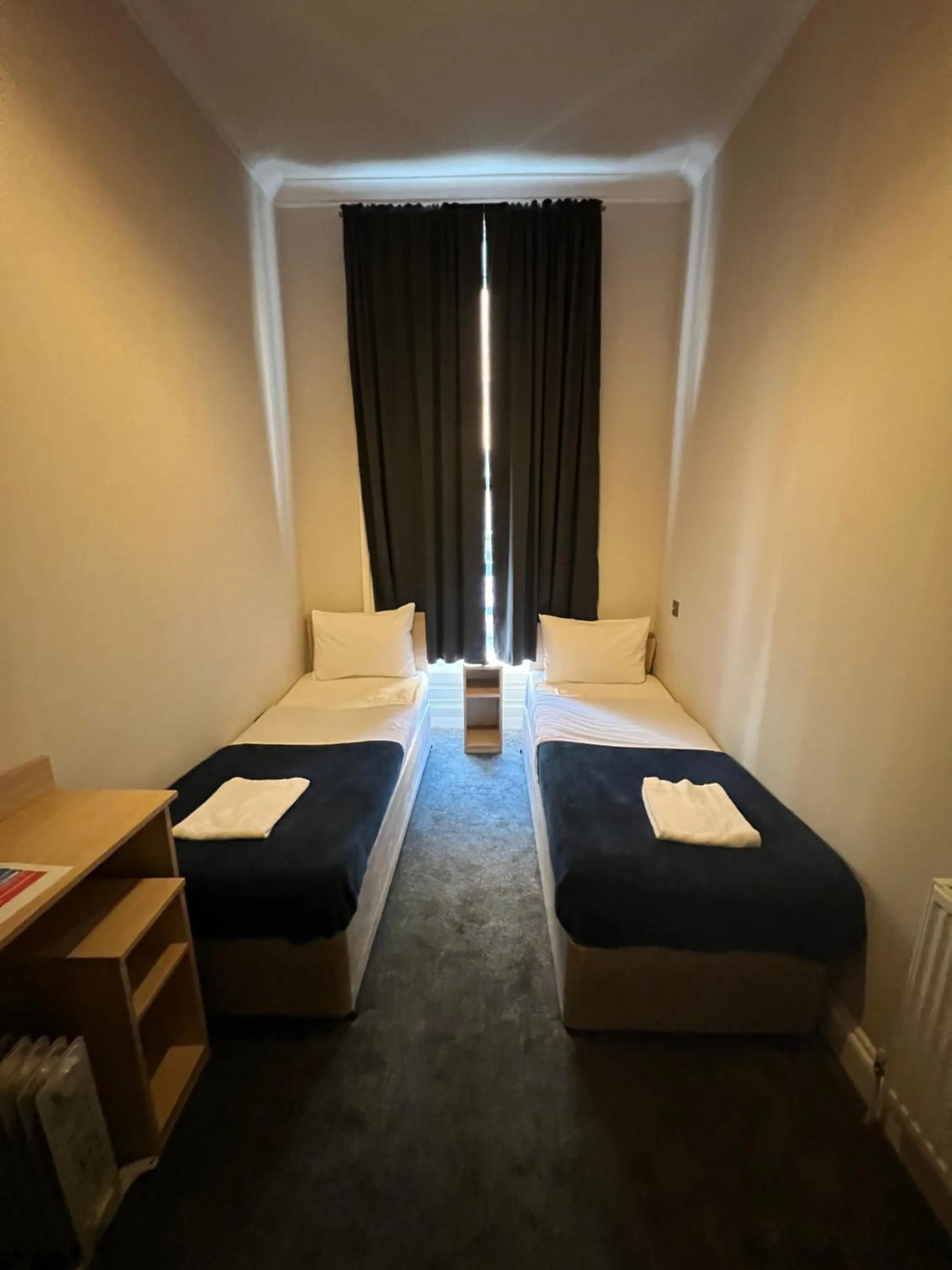 Twin Room with Shared Bathroom in Goodwood Hotel