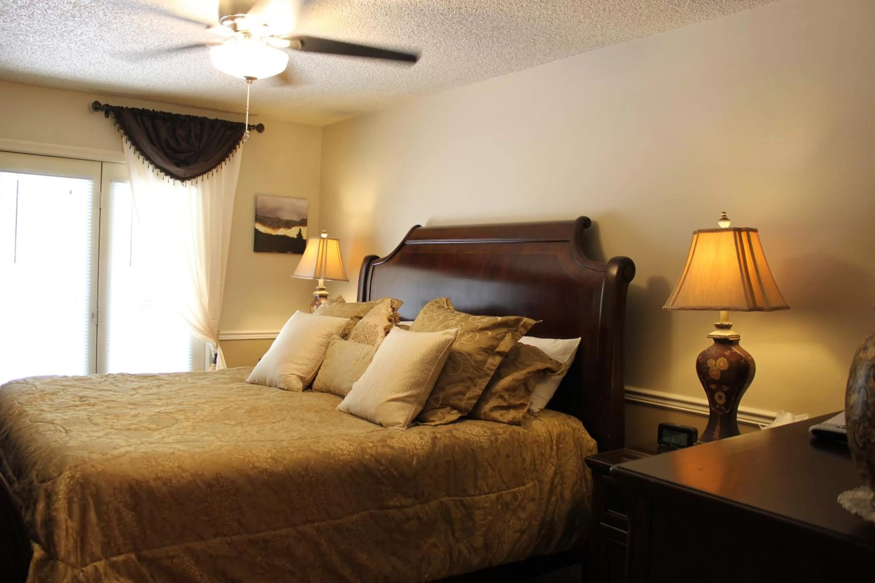 King Room in Black Bear Manor