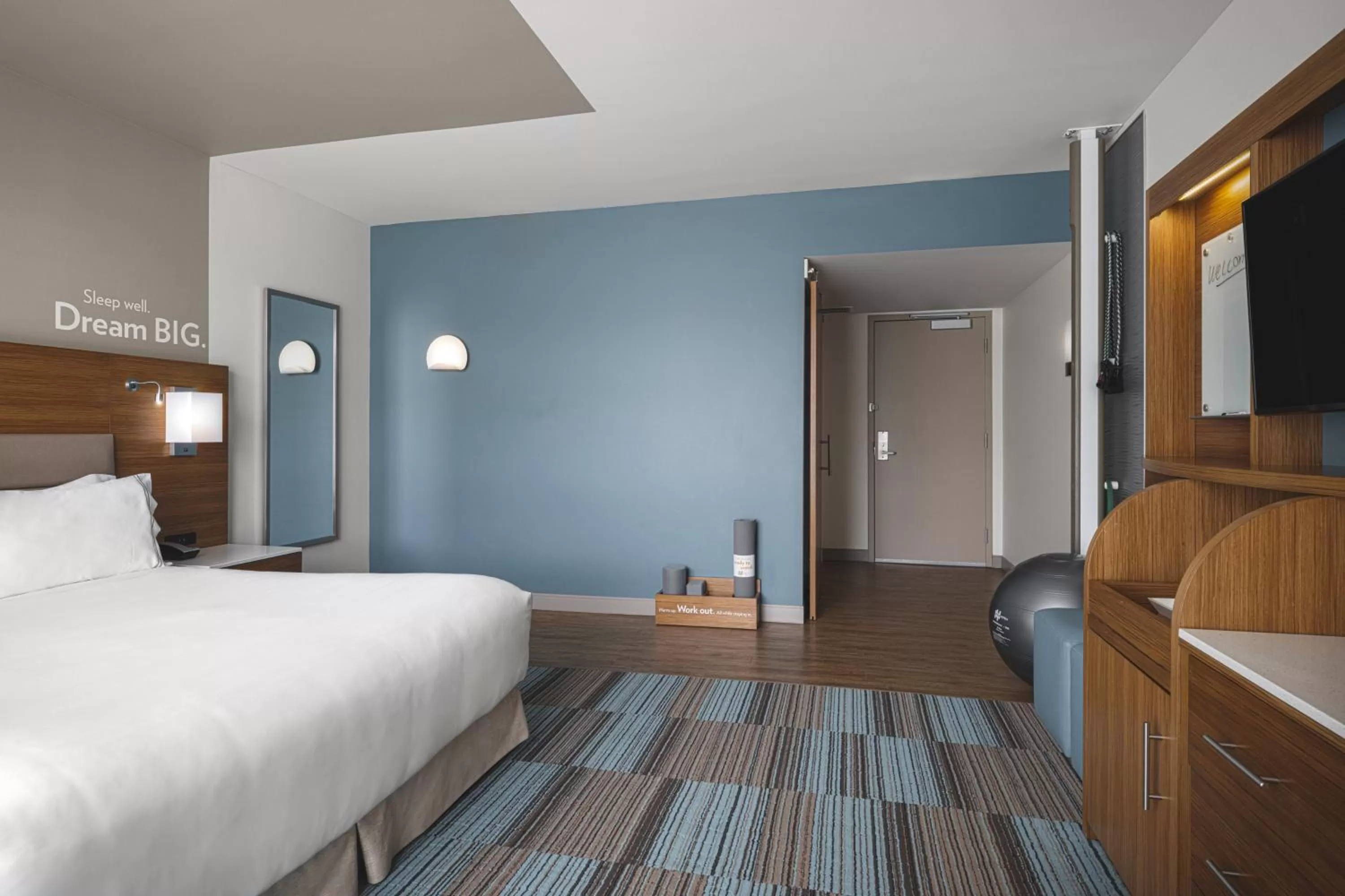 King Room - Mobility Access/Hearing Accessible in EVEN Hotel Seattle Downtown - Lake Union by IHG