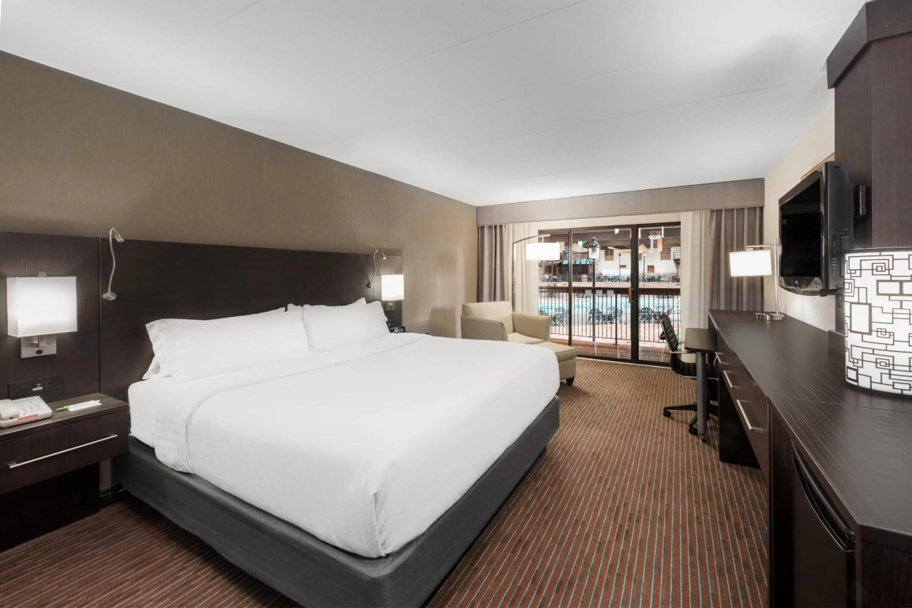 Standard King Room with Pool View in Holiday Inn At Six Flags Saint Louis by IHG