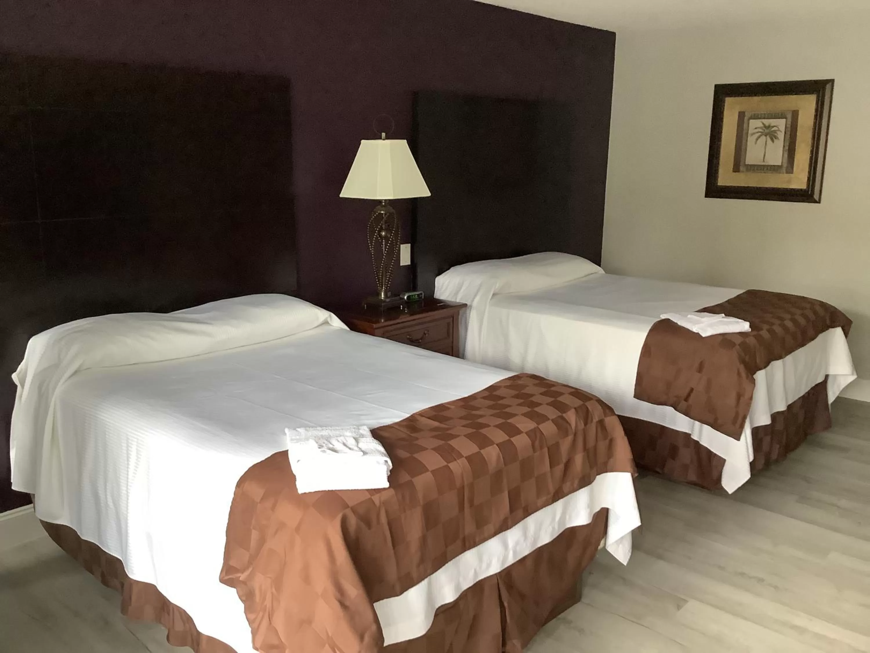 Double Room in Heritage Park Inn