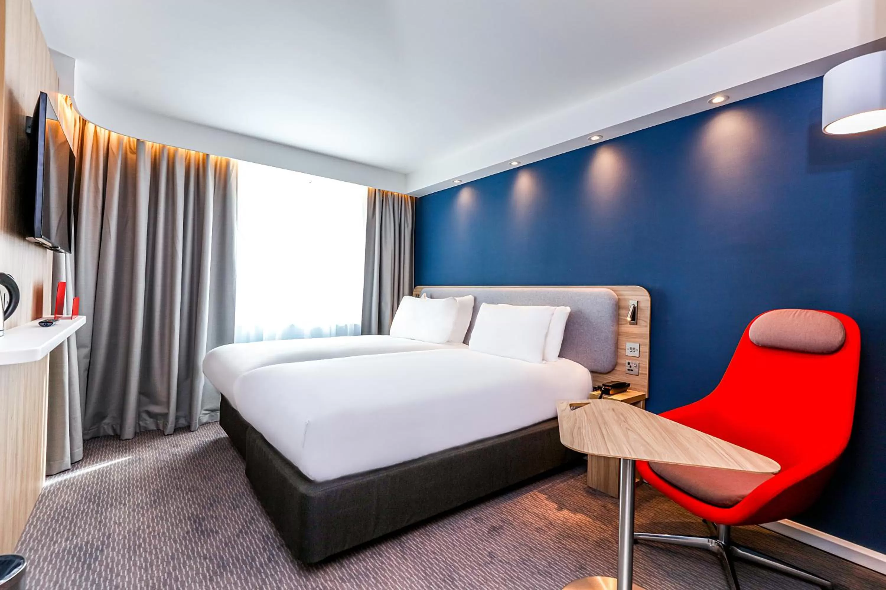 Standard Twin Room with Free Hot Breakfast in Holiday Inn Express - Exeter - City Centre by IHG
