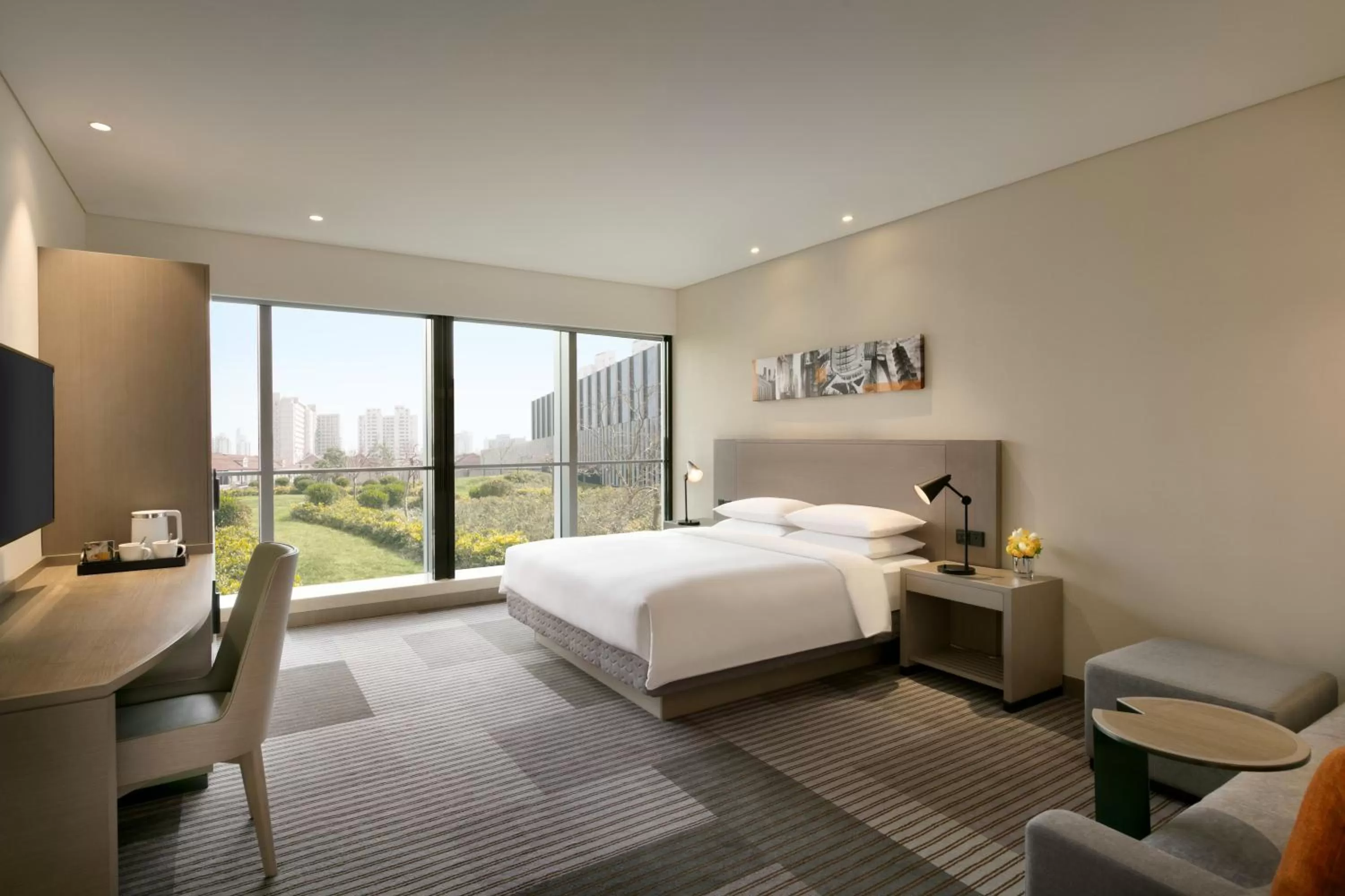 King Room with Sofa Bed and City View in Hyatt Place Shanghai Tianshan Plaza