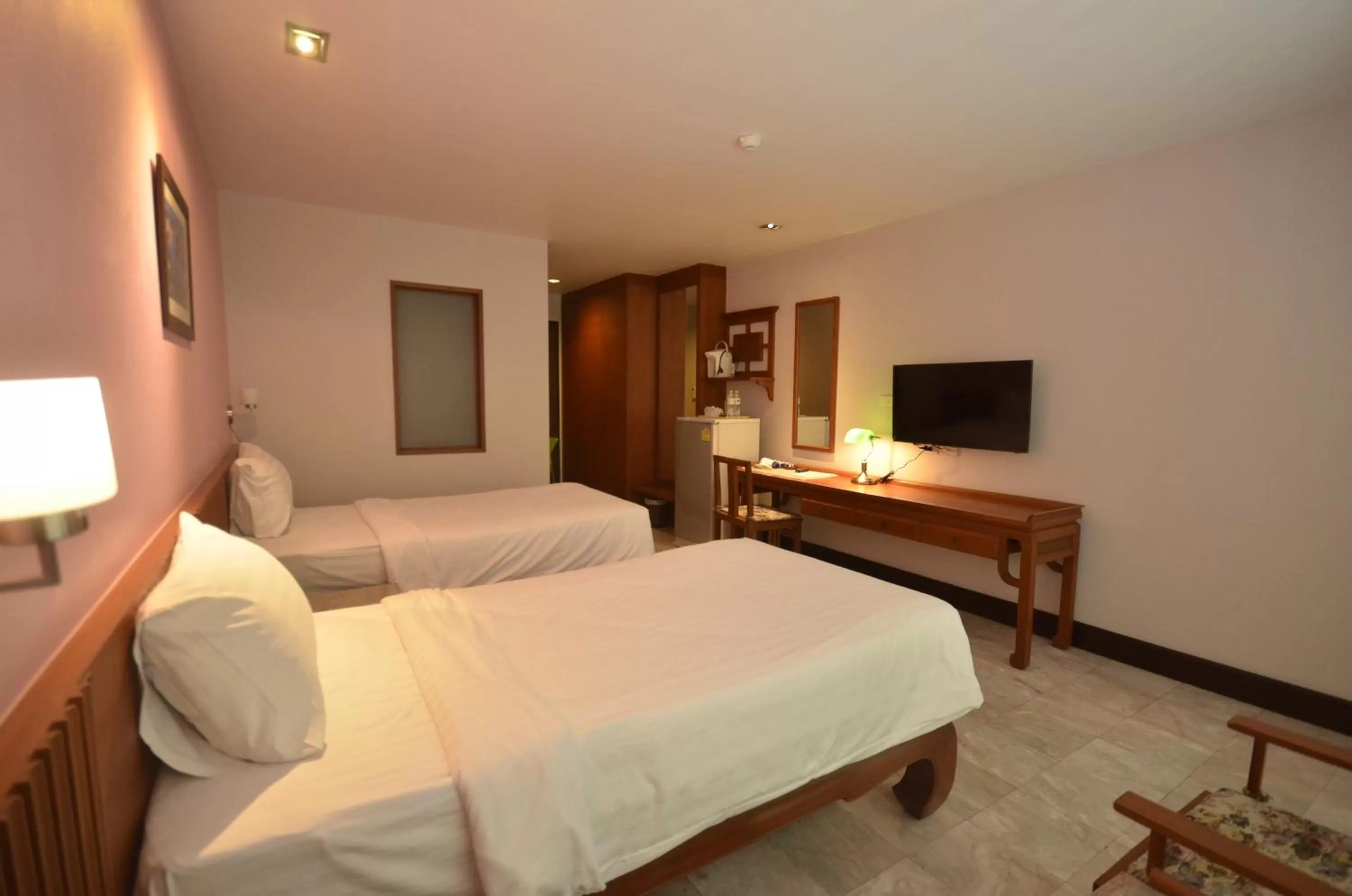 Superior Twin Room in Sakorn Residence and Hotel
