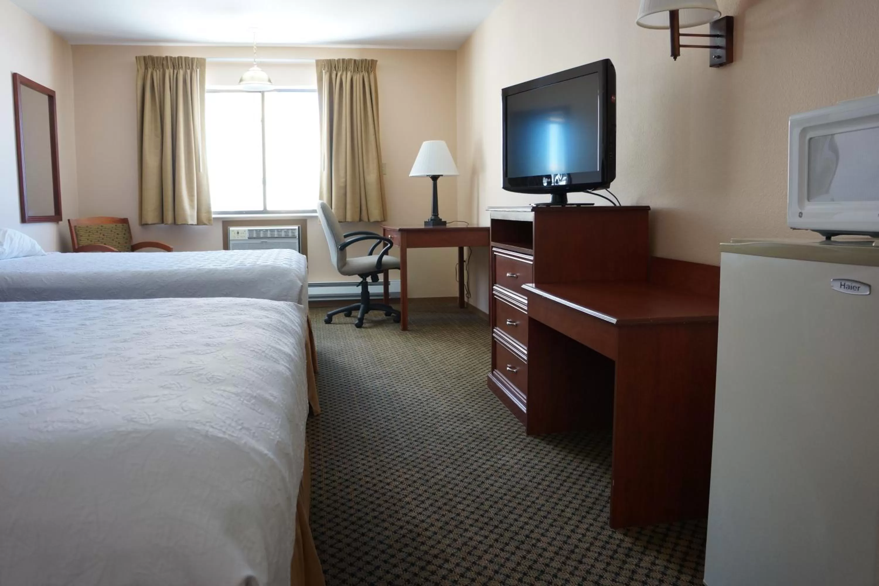 Standard Double Queen Room in Luxury Inn & Suites