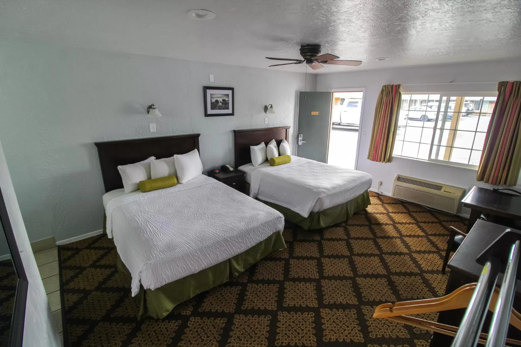 Queen Room with Two Queen Beds in Stage Stop Inn Williams