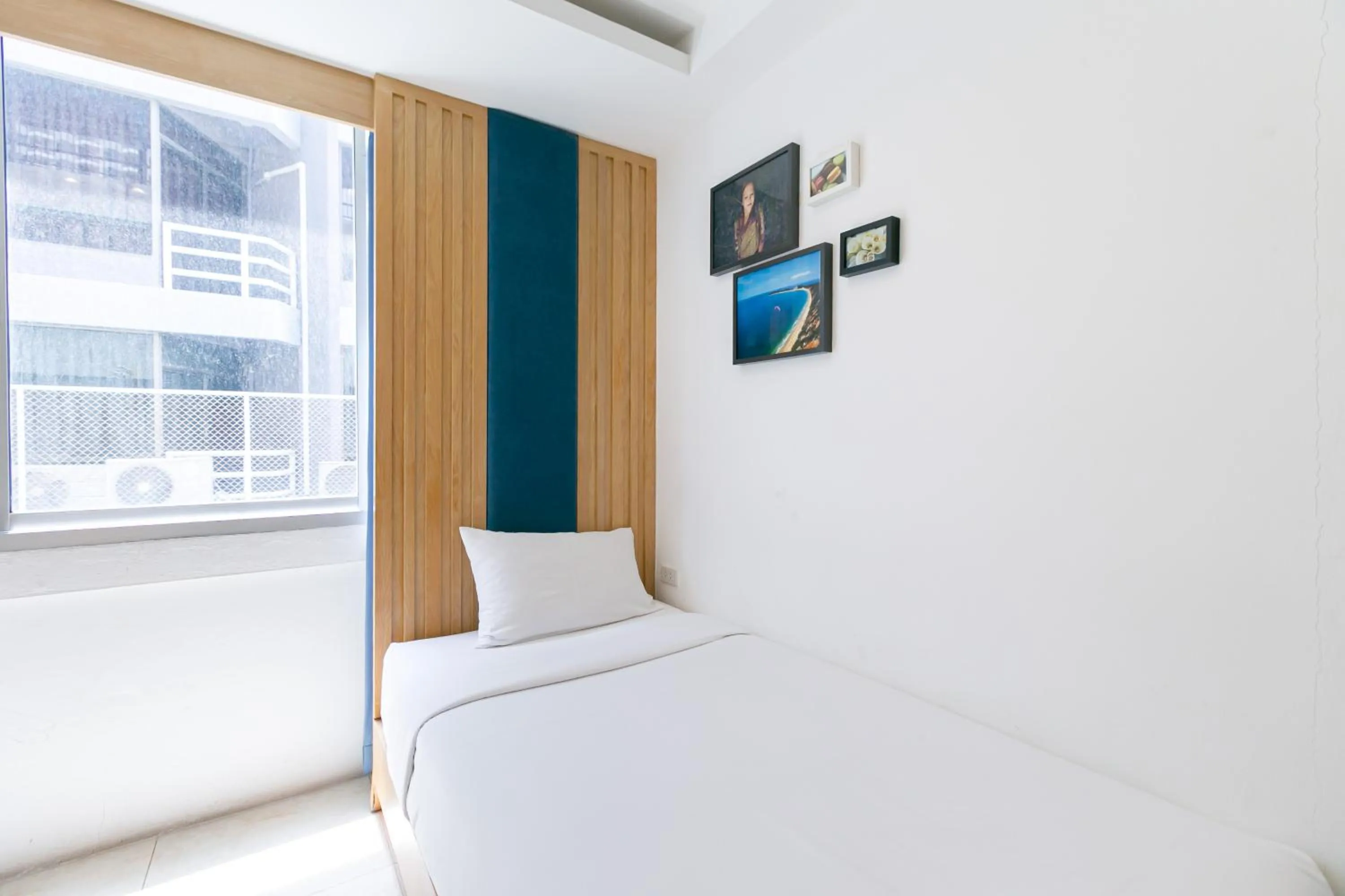 Standard Twin Room with Shared Bathroom in The Bedrooms Hostel Pattaya