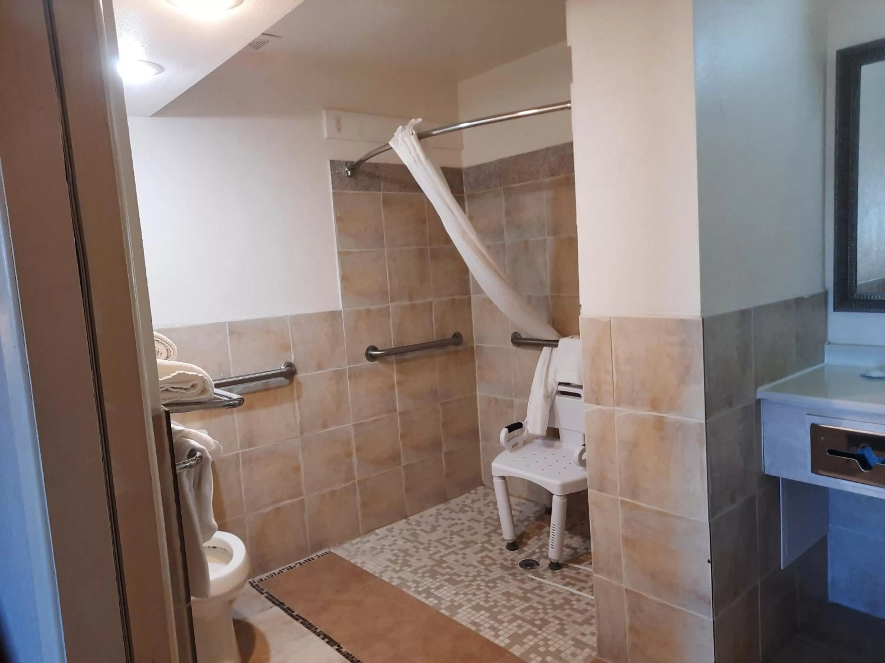 King Room - Accessible/Non-Smoking in Quality Inn & Suites Grants - I-40