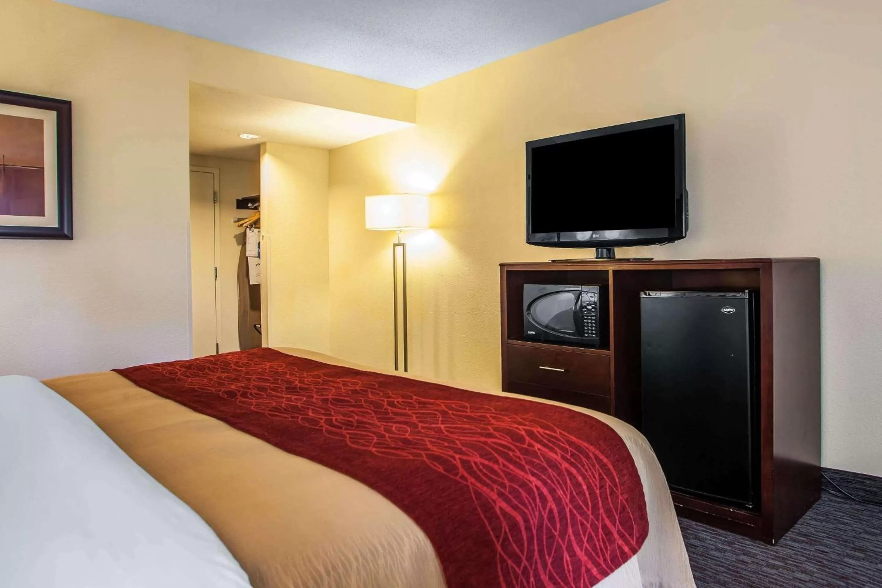 King Room - Non-Smoking in Comfort Inn Feasterville - Trevose
