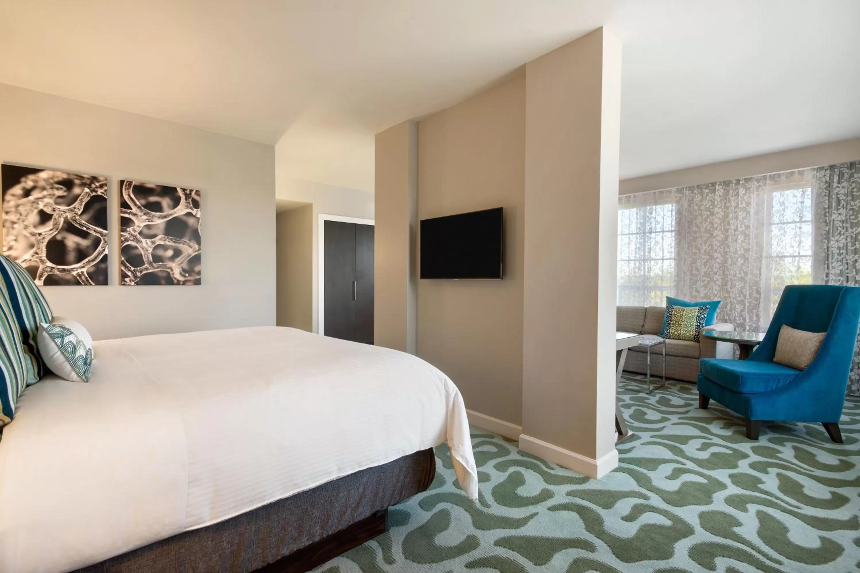 Deluxe King Suite with View - Non-Smoking in Wyndham Grand Jupiter at Harbourside Place
