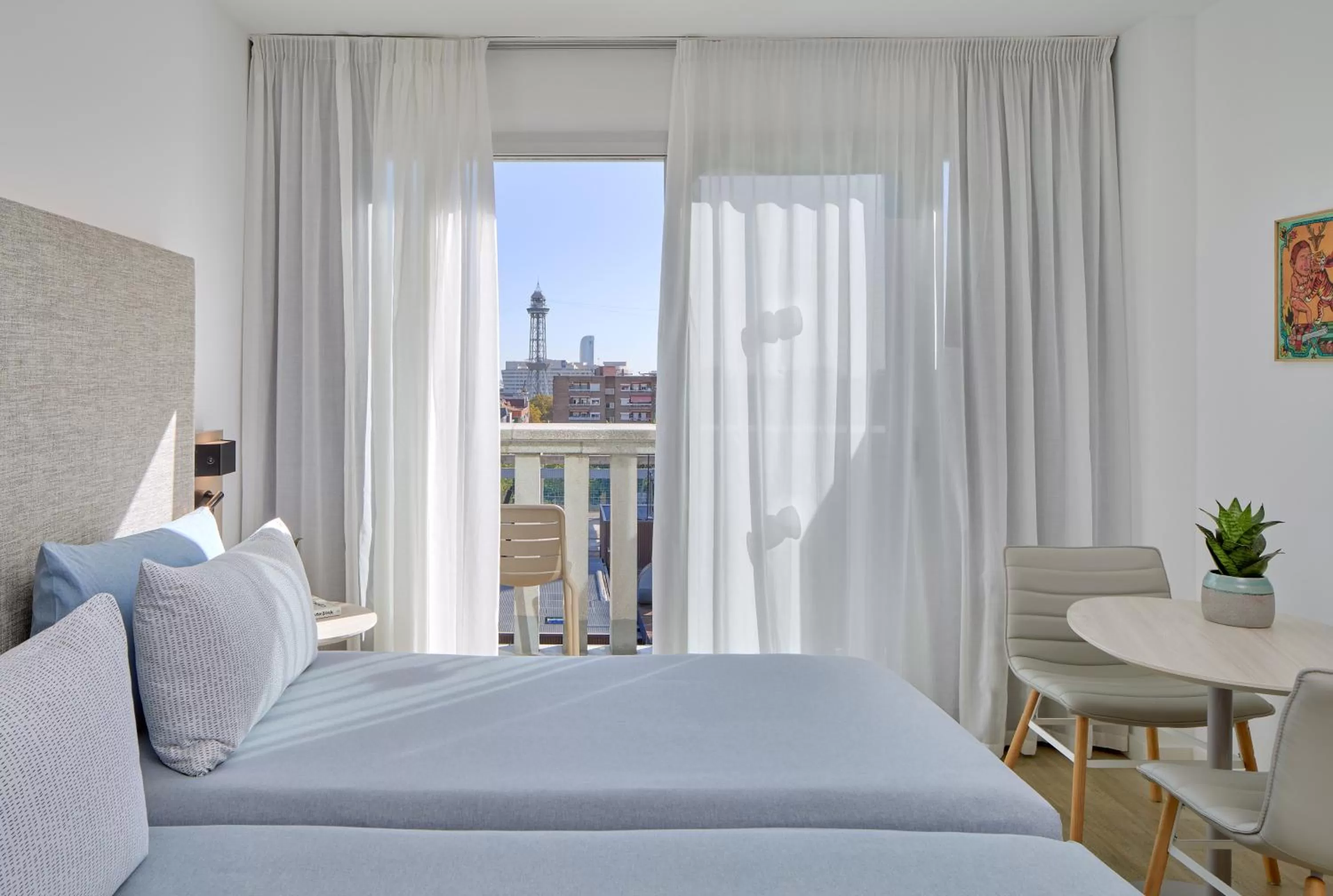 Connecting The Studio Balcony in INNSiDE by Meliá Barcelona Apolo