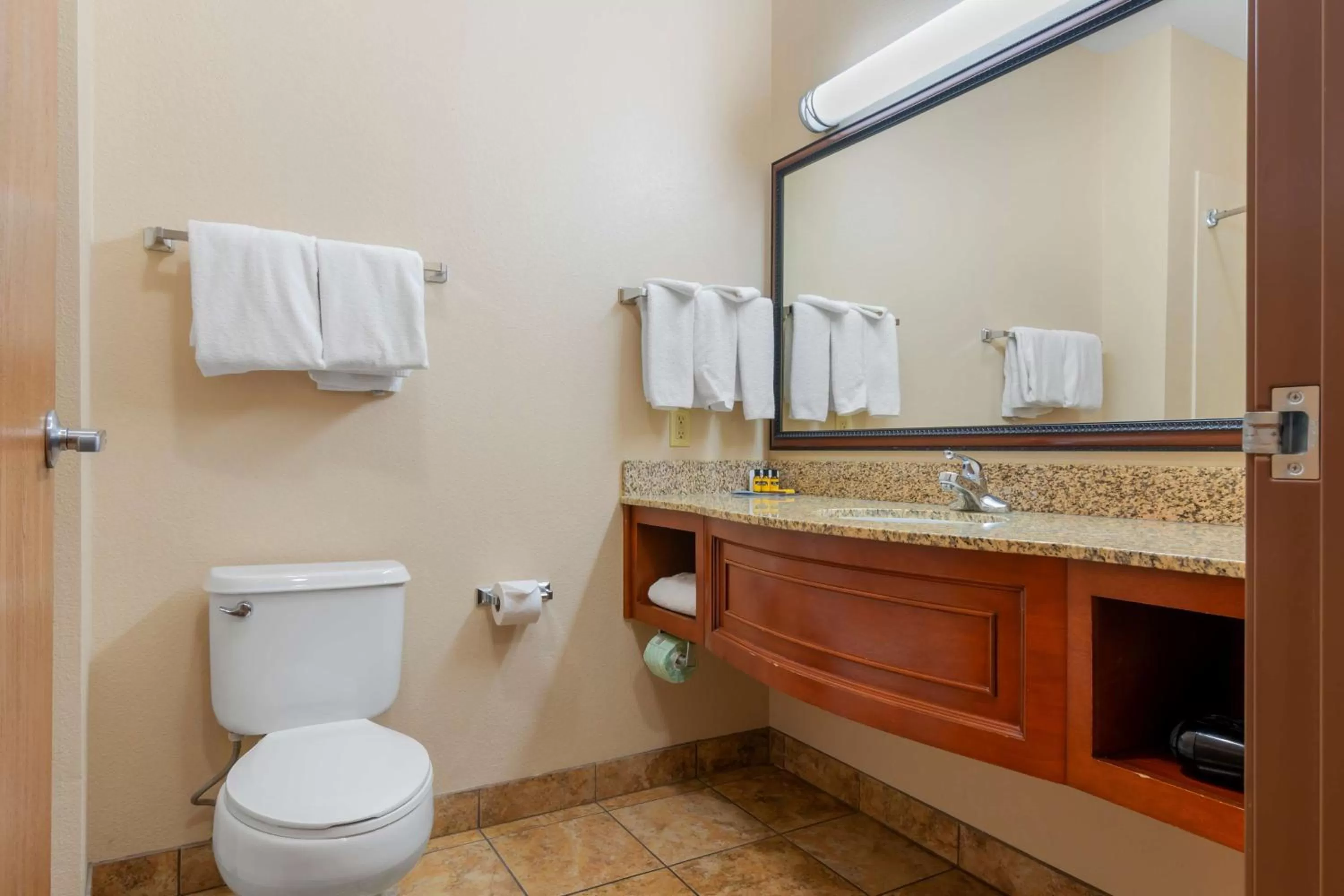 Standard King Room - Non-Smoking  in Best Western Plus Butterfield Inn