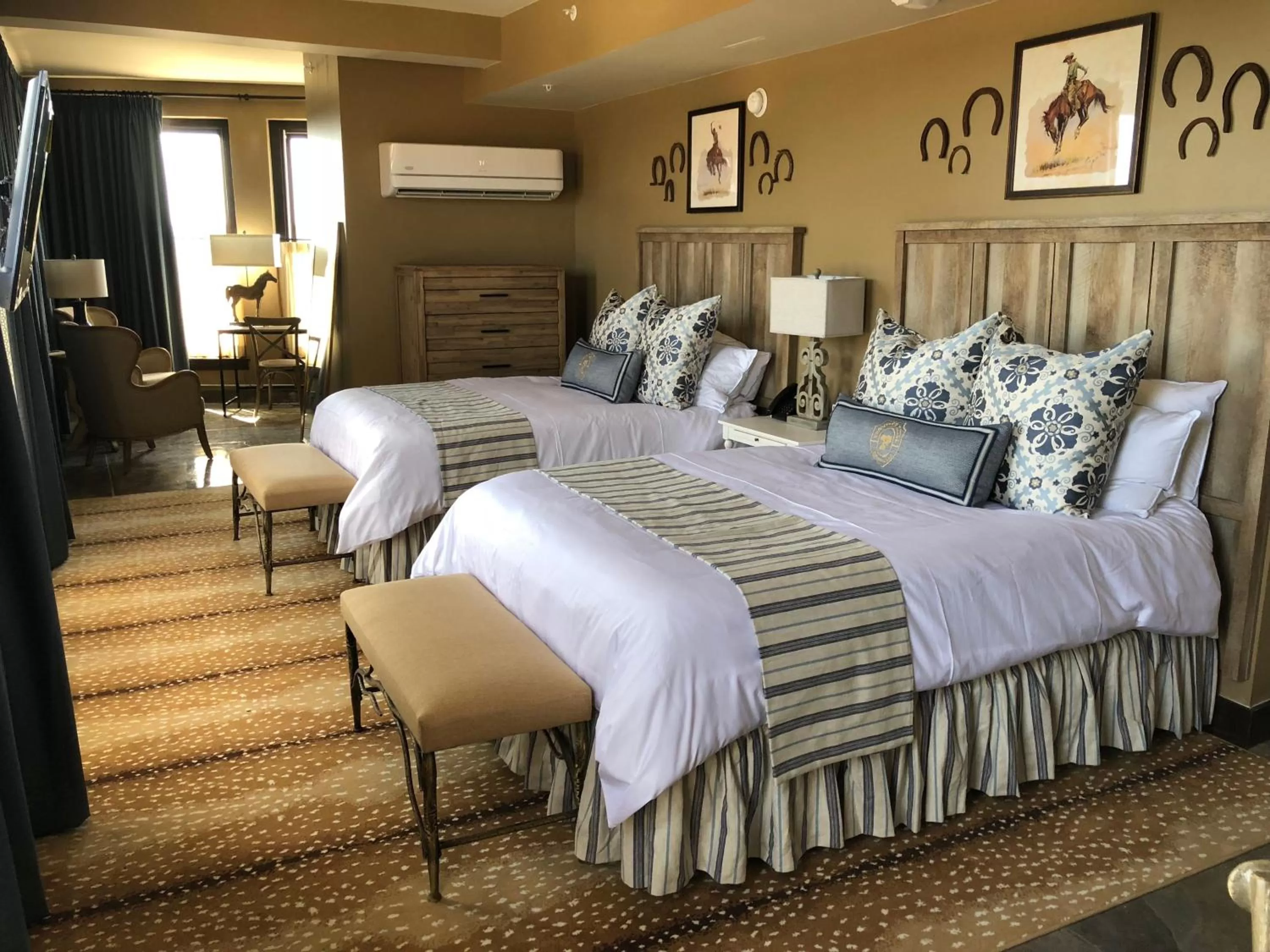 Deluxe Queen Room with Two Queen Beds in Frontier Hotel Pawhuska