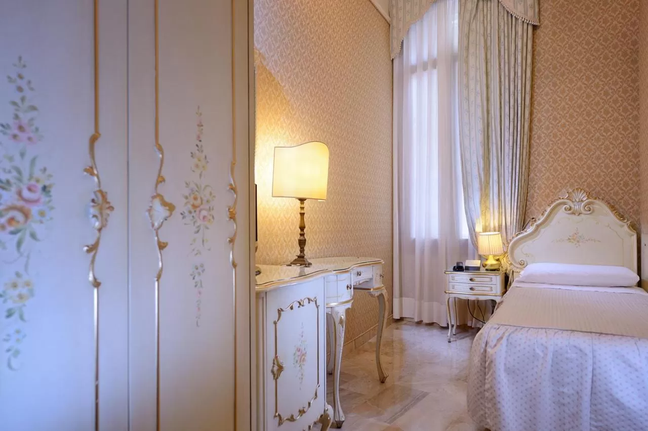 Classic Single Room in Hotel Canaletto