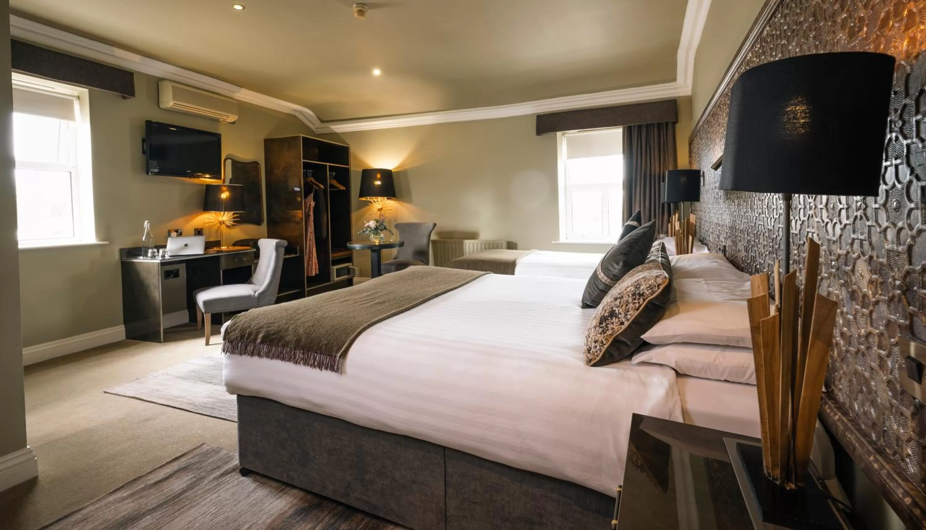 Superior Twin Room in Castle Hotel Macroom
