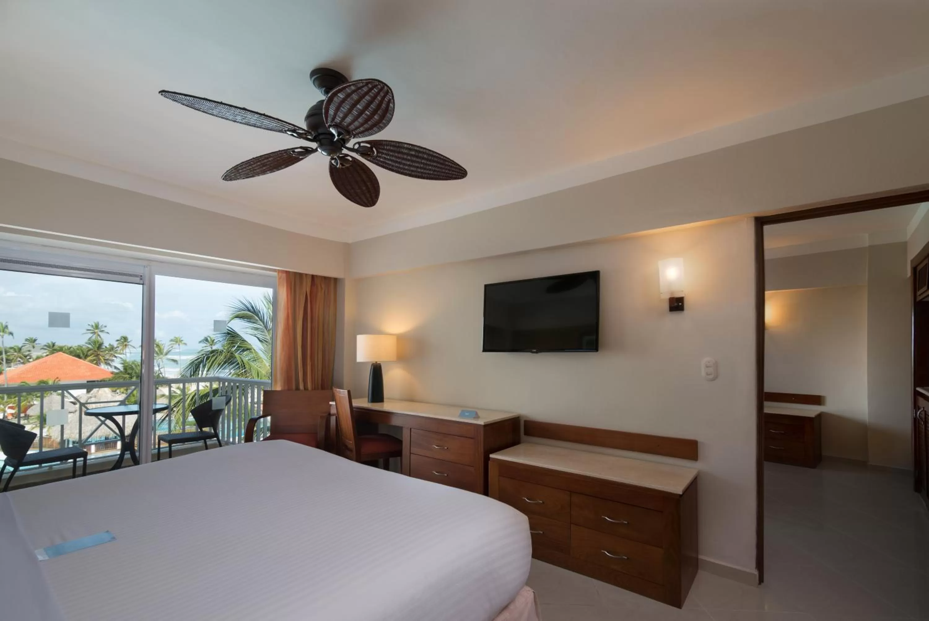 Suite Club Premium (2 adults + 1 Child) in Occidental Caribe - All Inclusive