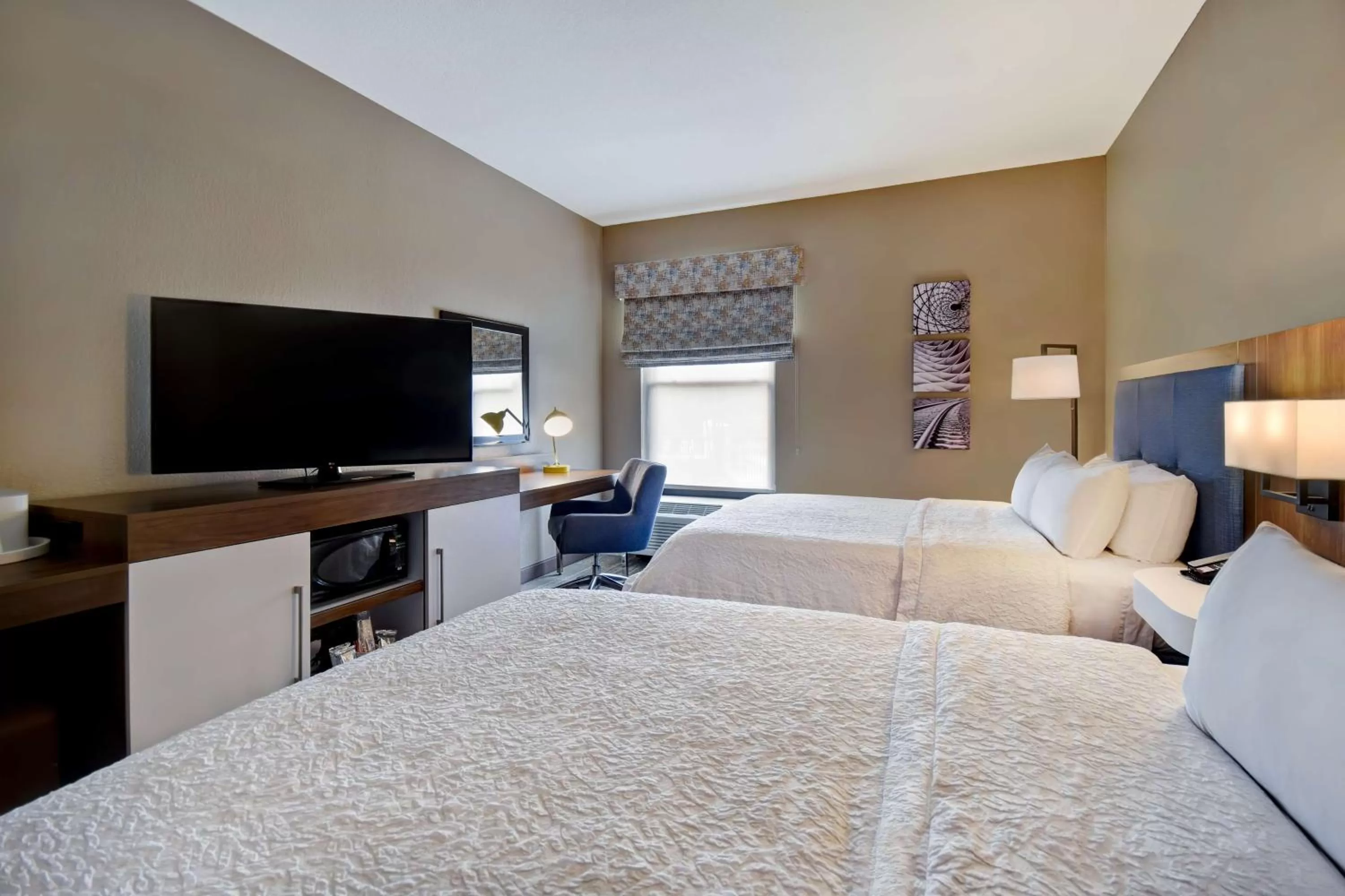 Queen Room with Two Queen Beds - Mobility and Hearing Access/Non-Smoking in Hampton Inn Birmingham-Colonnade 280