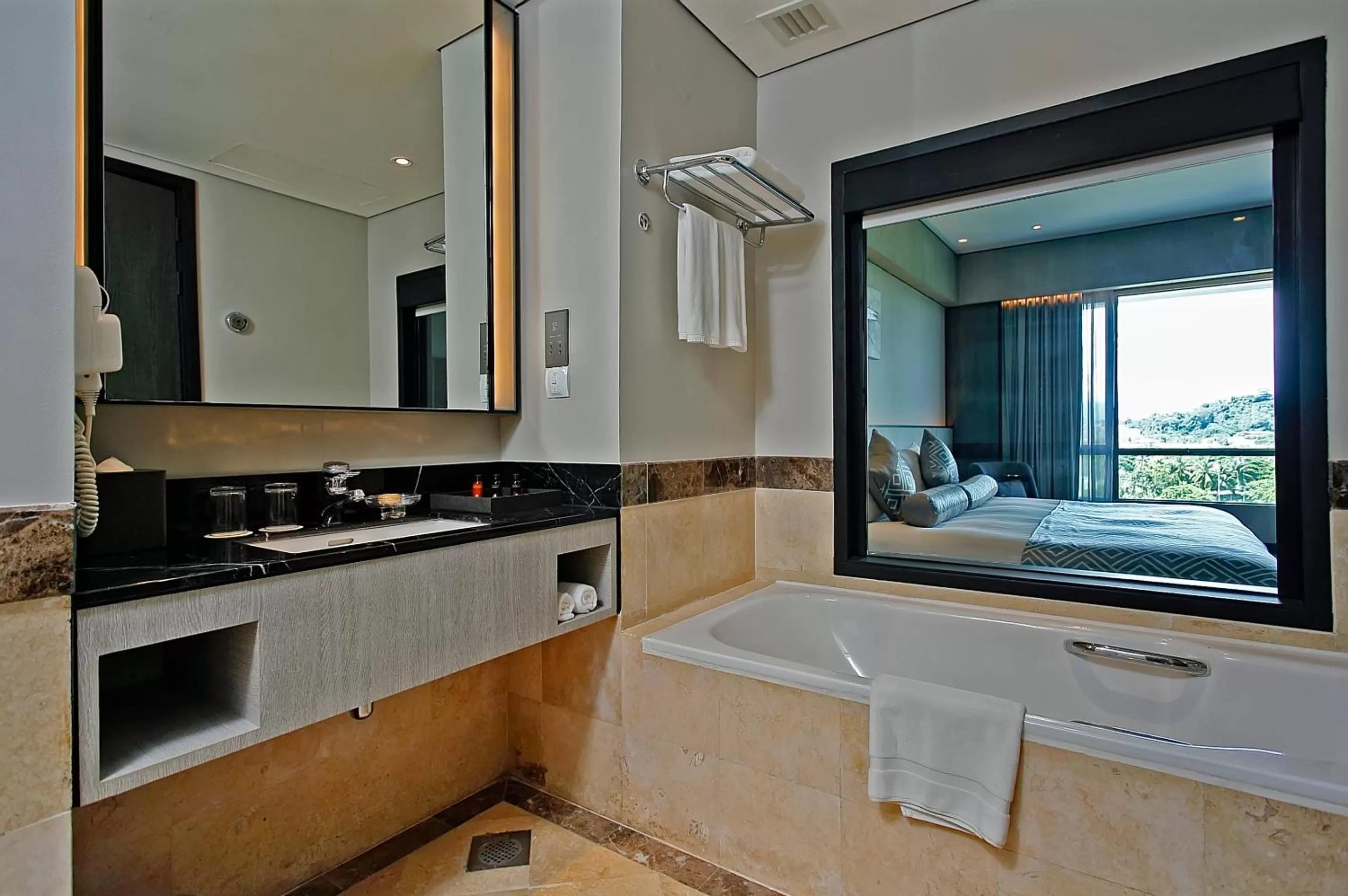 Deluxe Sea View Twin  in The Pacific Sutera Hotel