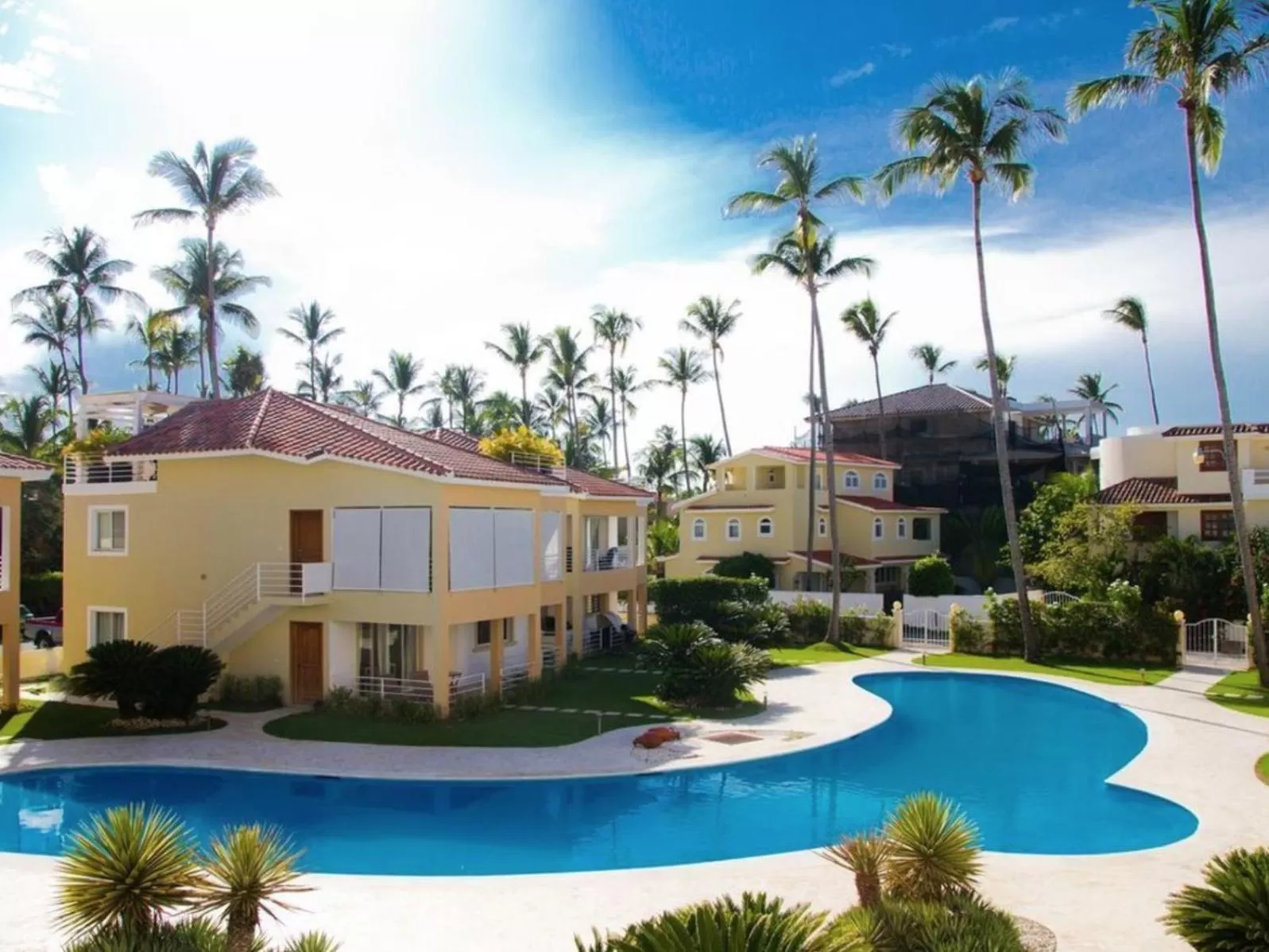 Deluxe Condo Pool View Terrace - single occupancy in Tropical Villas at Los Corales Beach - Caribbean Rentals FZCO
