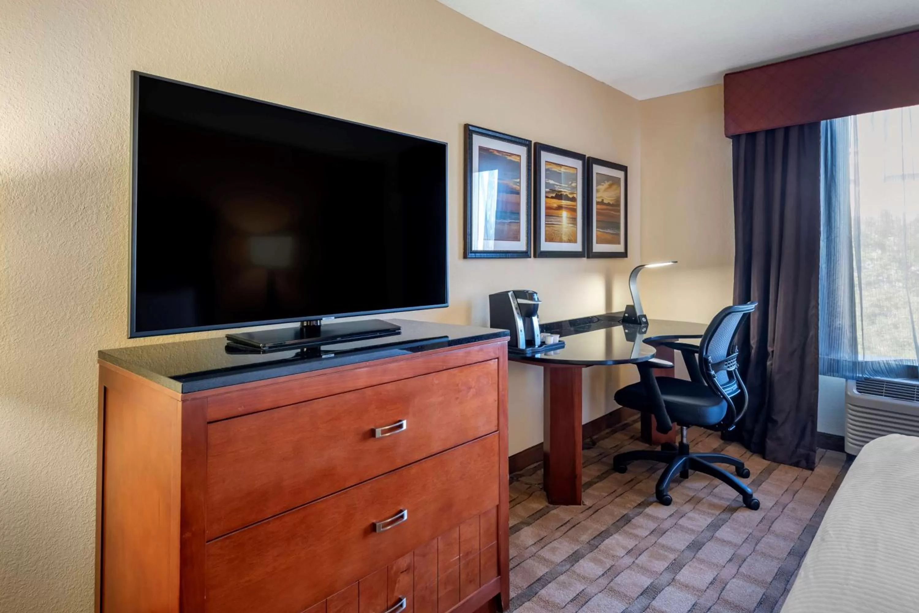 Queen Suite with Two Queen Beds in Best Western Plus Flagler Beach Area Inn & Suites