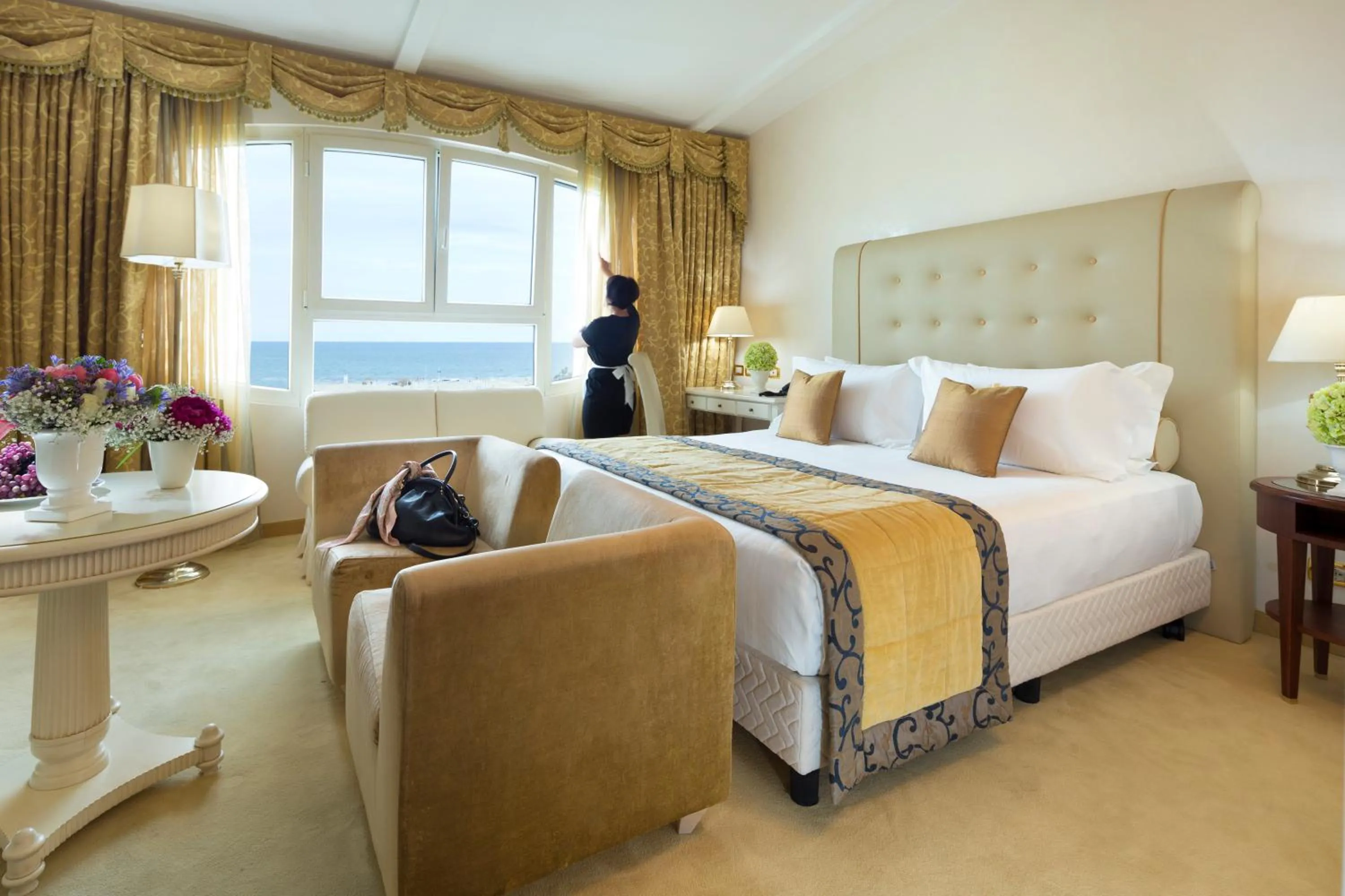 Crystal Suite with Spa Bath in Hotel De Londres