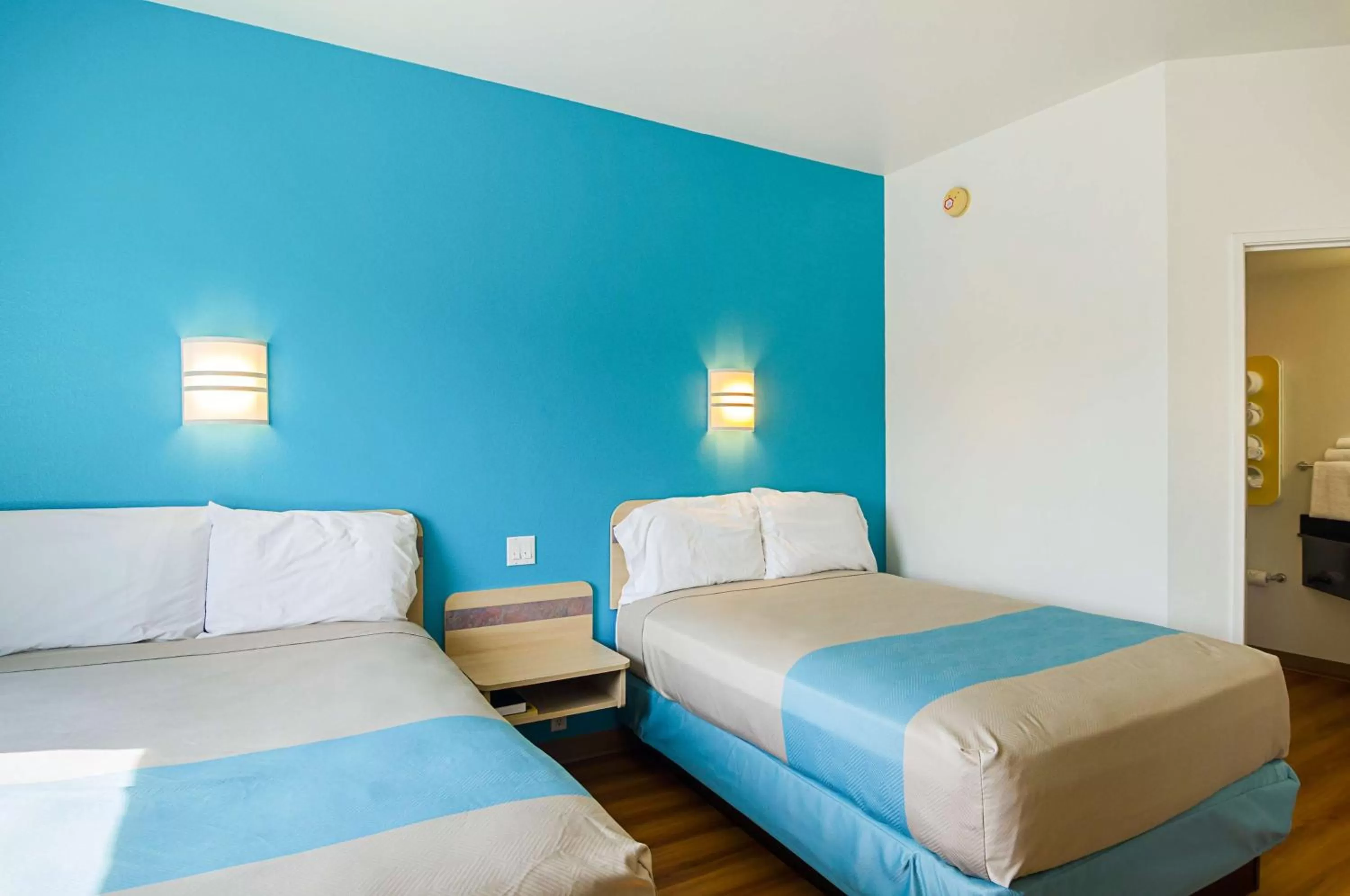 Quadruple Room - Non-Smoking in Motel 6-Wheatland, WY