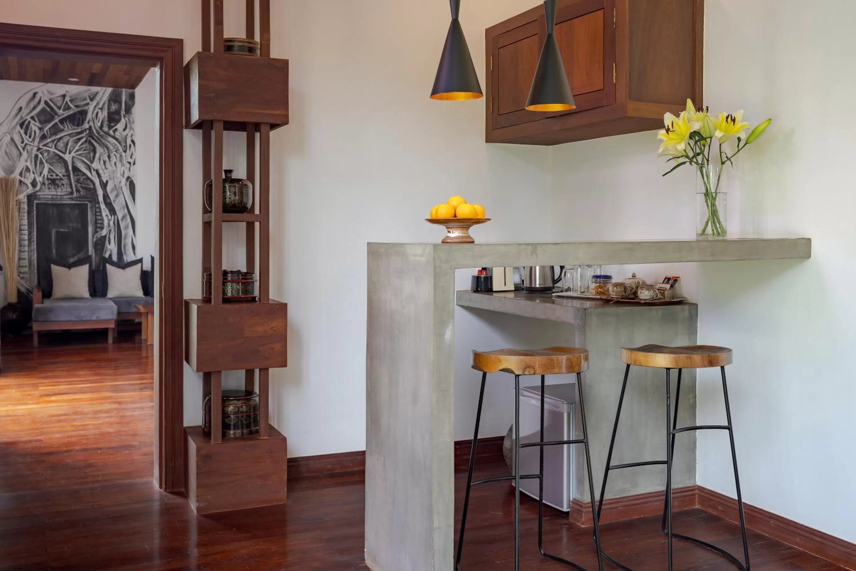 Royal Two-Bedroom Family Suite - Free Laundry + Airport Pick-Up + Mini Bar in Shintana Saya Residence